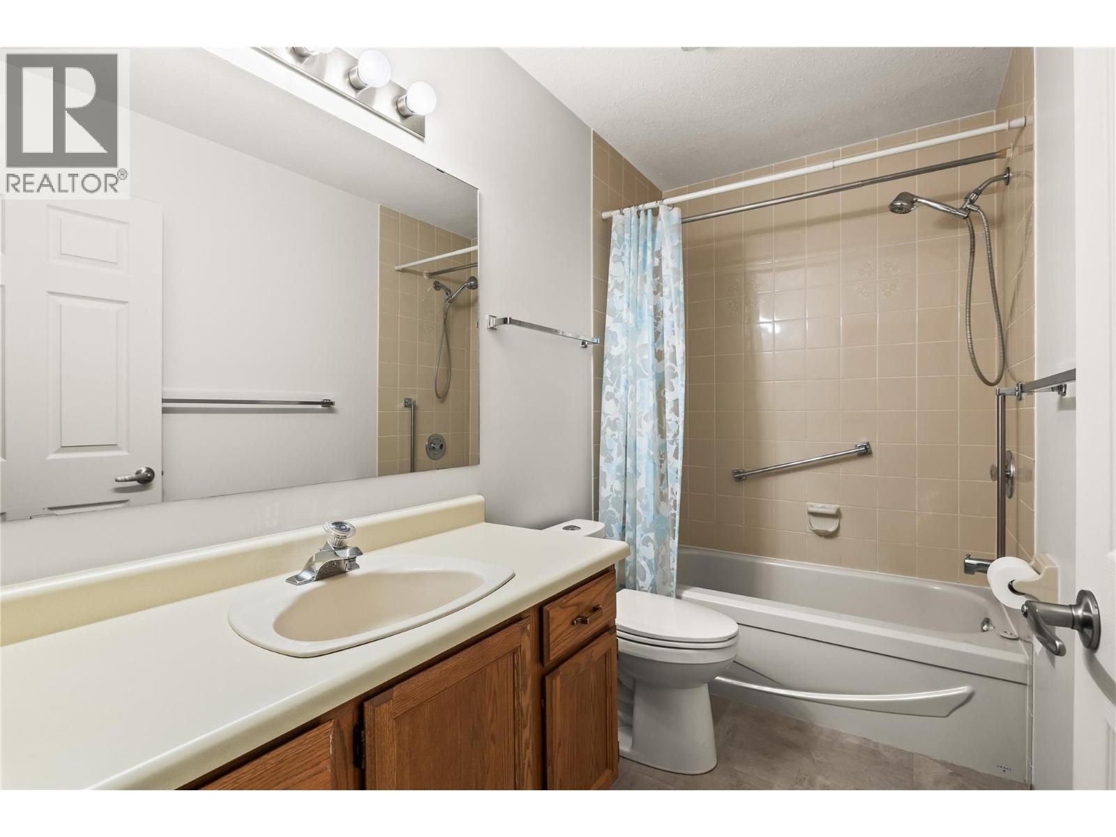 












2110 Hoy Street Unit# 306

,
Kelowna,




British Columbia
V1Y8T4

