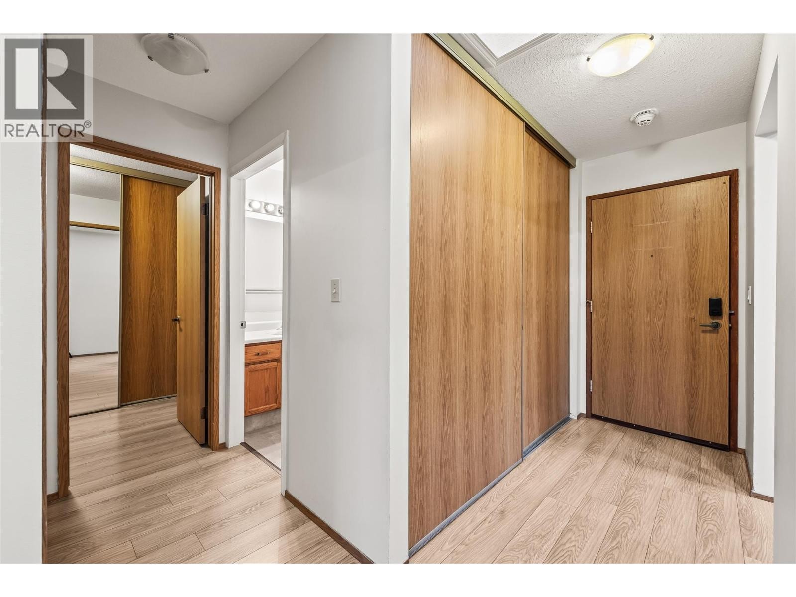 












2110 Hoy Street Unit# 306

,
Kelowna,




British Columbia
V1Y8T4

