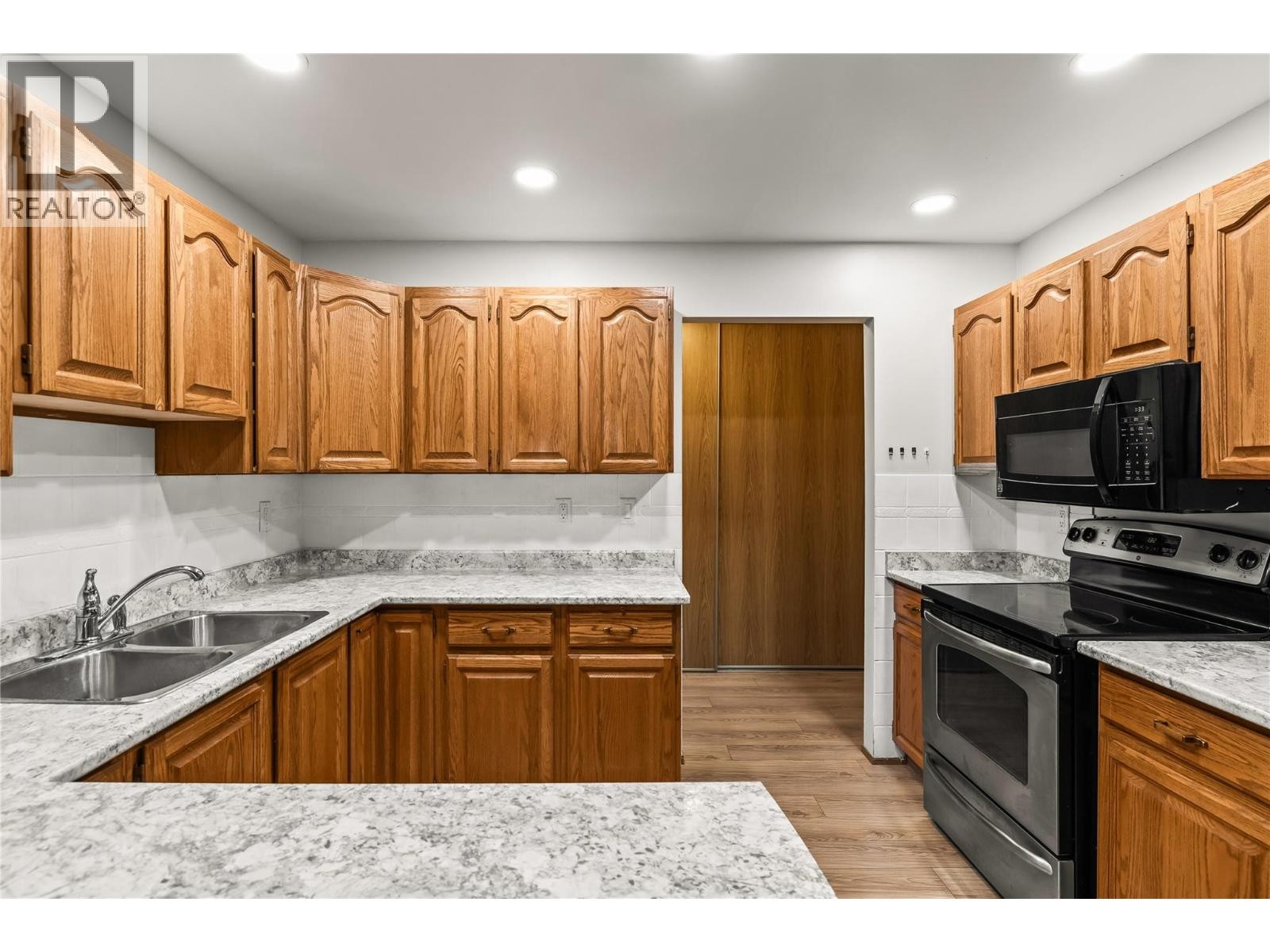 












2110 Hoy Street Unit# 306

,
Kelowna,




British Columbia
V1Y8T4

