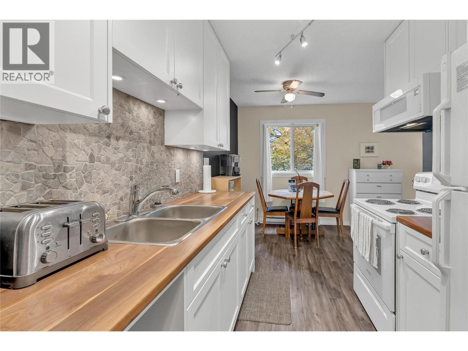 












110 SKAHA Place Unit# 310

,
Penticton,




British Columbia
V2A7L1

