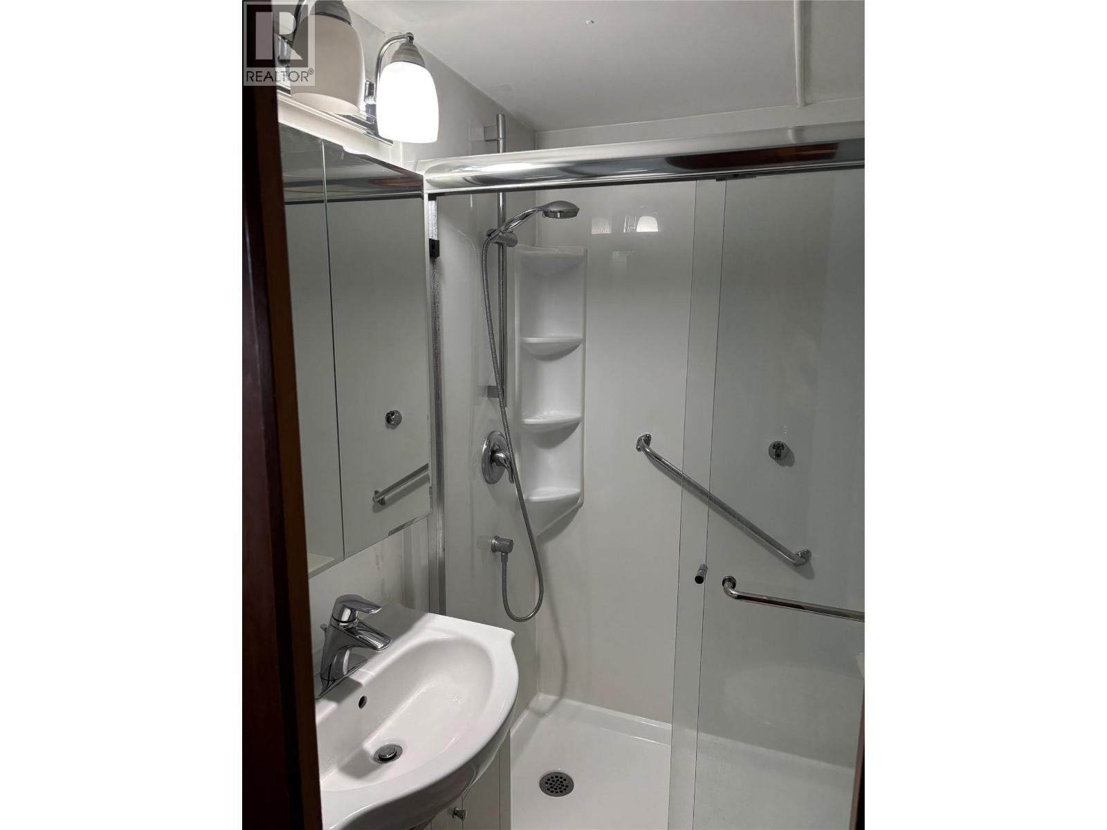 












1132 Findlay Road Unit# 4

,
Kelowna,




British Columbia
V1X5A8

