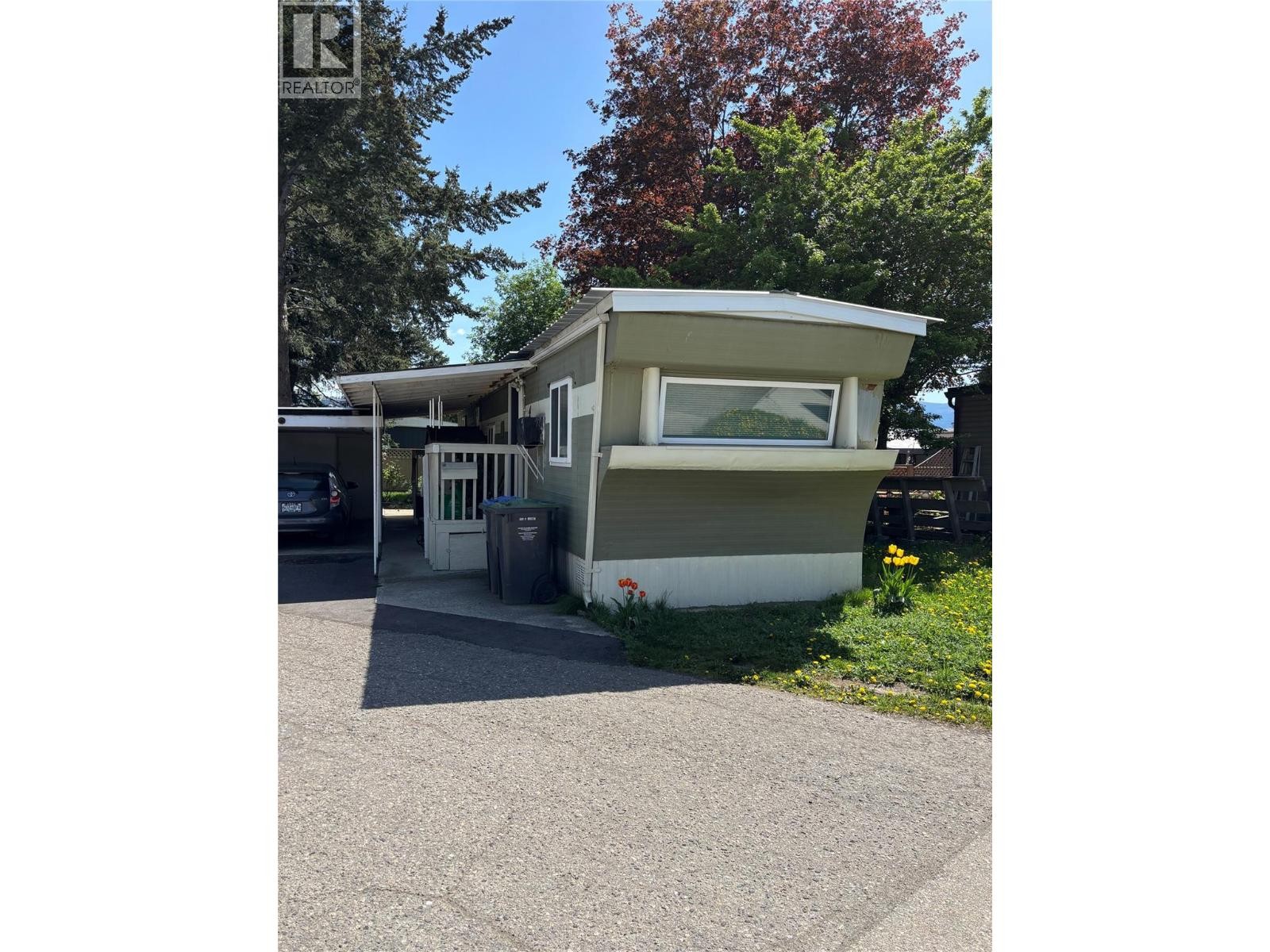 












1132 Findlay Road Unit# 4

,
Kelowna,




British Columbia
V1X5A8

