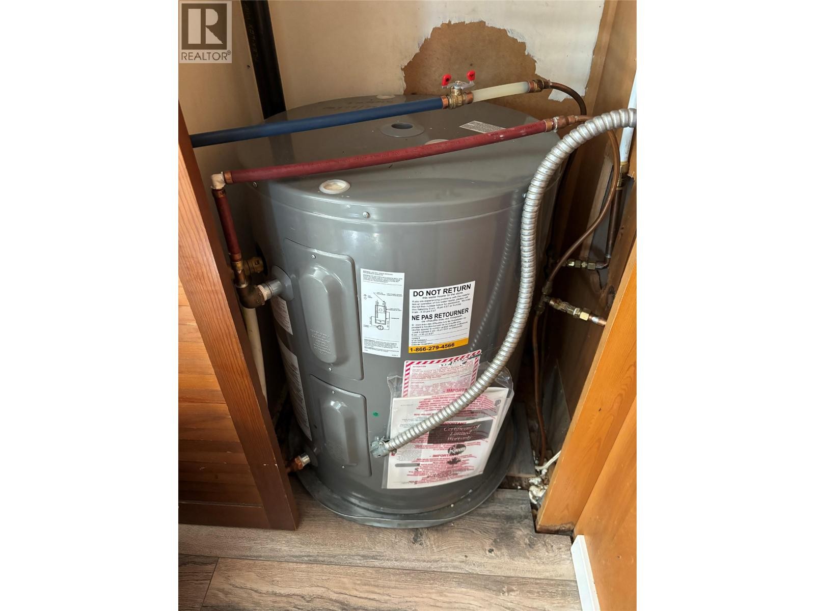 












1132 Findlay Road Unit# 4

,
Kelowna,




British Columbia
V1X5A8

