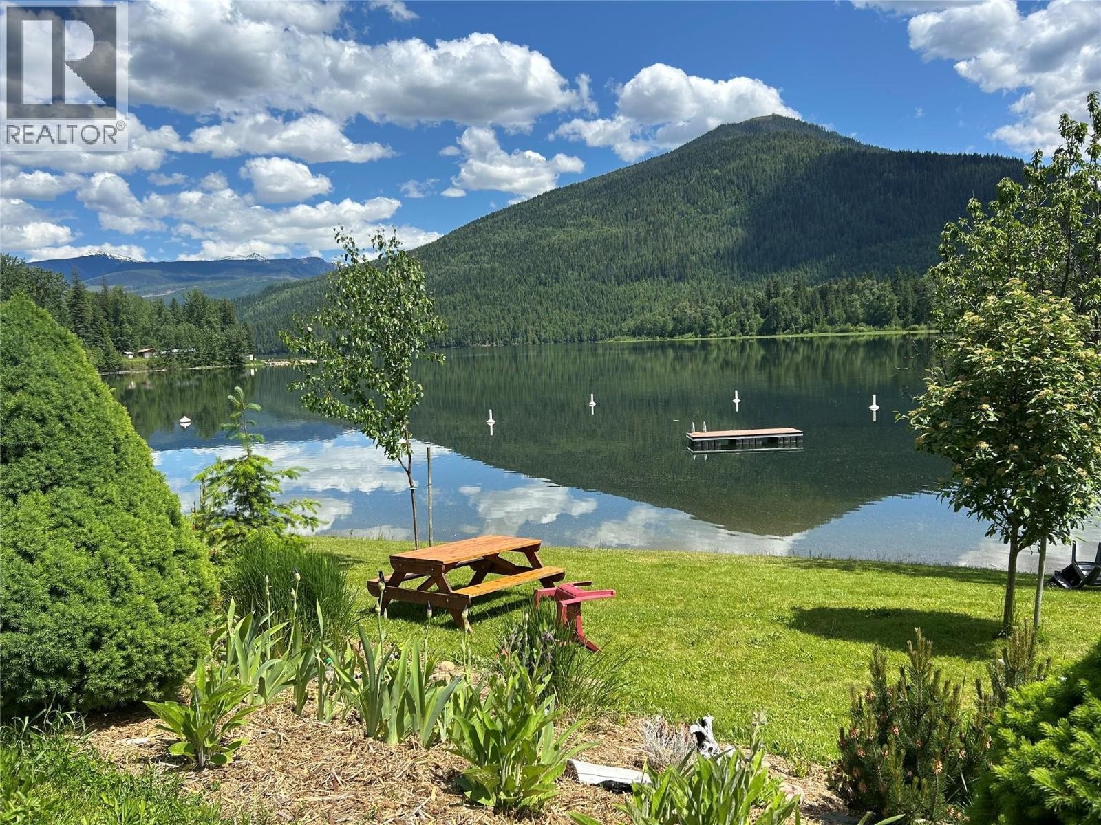 












1681 Sugar Lake Road Unit# 21

,
Cherryville,







British Columbia
V0E2G2

