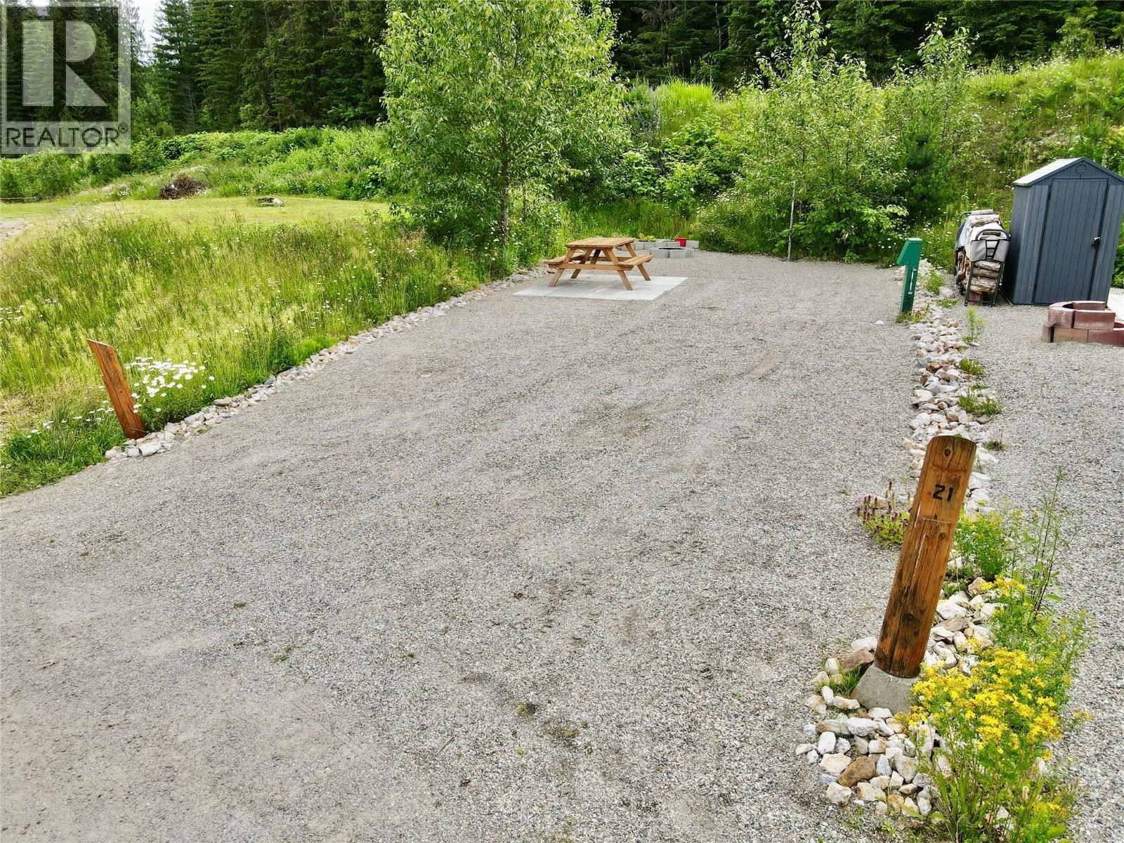 












1681 Sugar Lake Road Unit# 21

,
Cherryville,







British Columbia
V0E2G2

