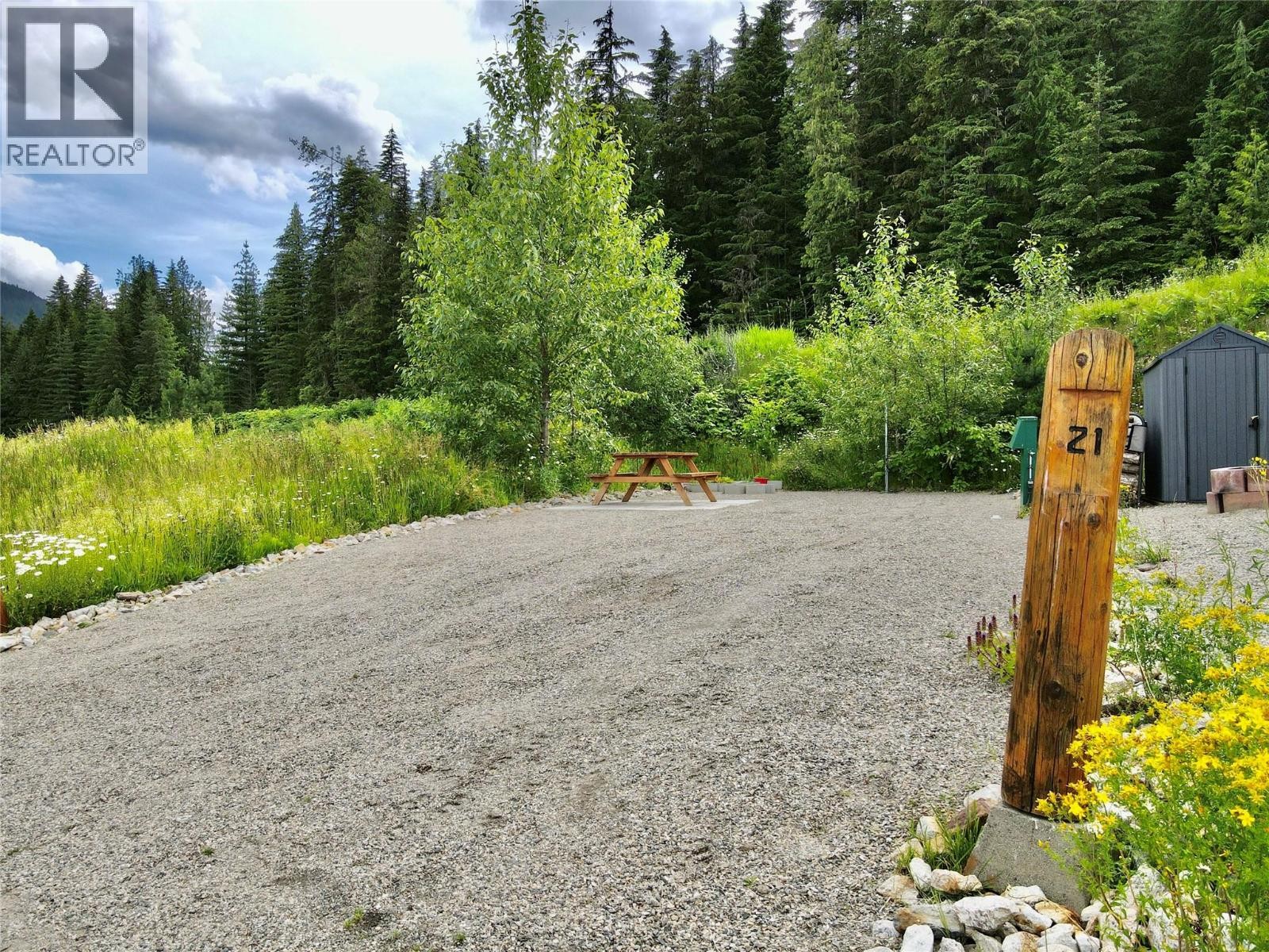












1681 Sugar Lake Road Unit# 21

,
Cherryville,







British Columbia
V0E2G2

