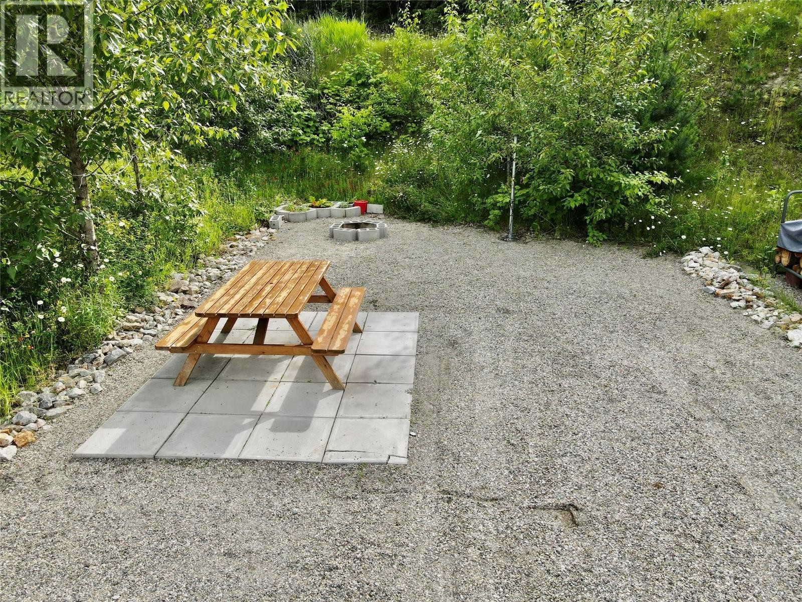 












1681 Sugar Lake Road Unit# 21

,
Cherryville,







British Columbia
V0E2G2

