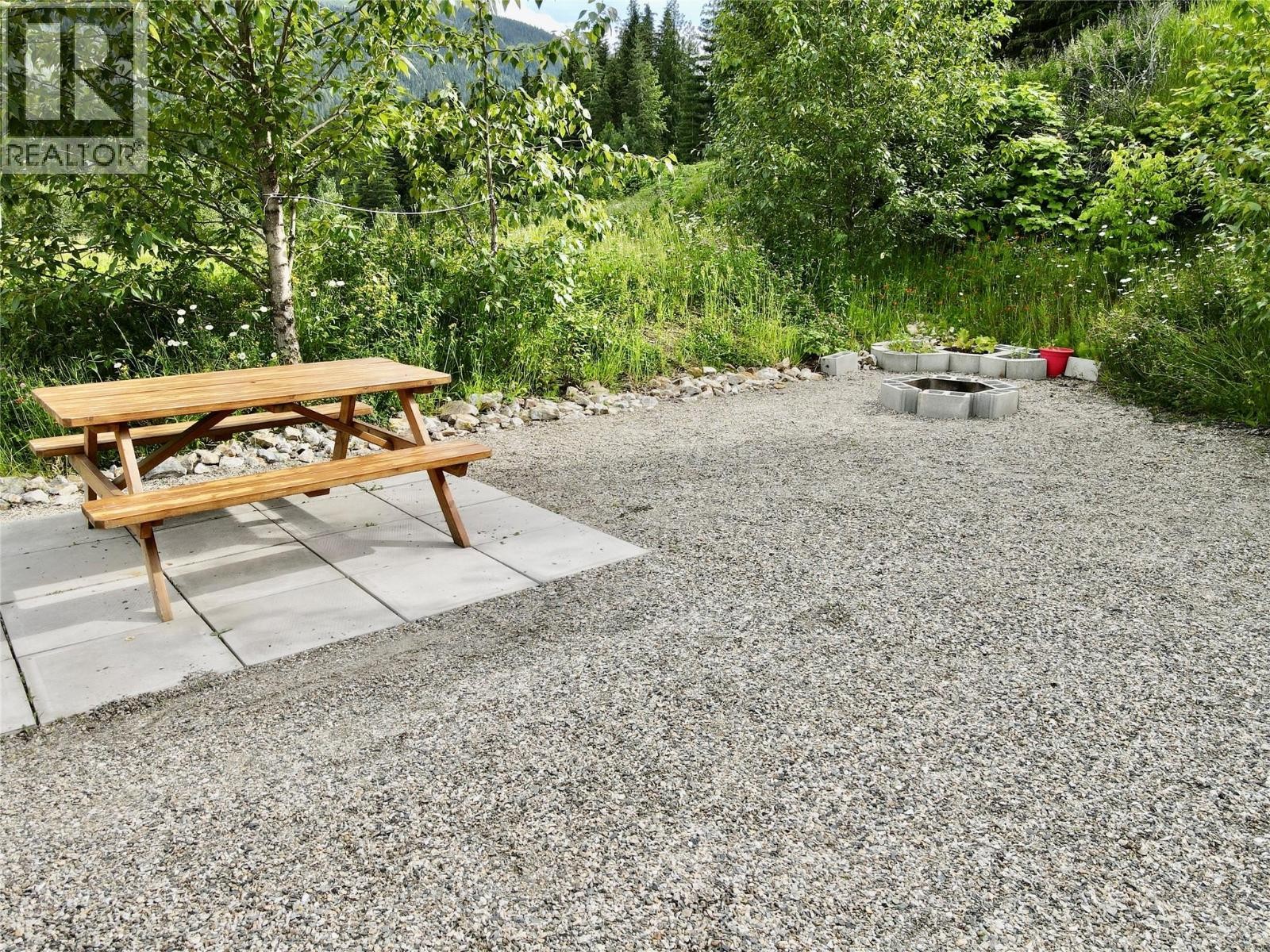 












1681 Sugar Lake Road Unit# 21

,
Cherryville,







British Columbia
V0E2G2

