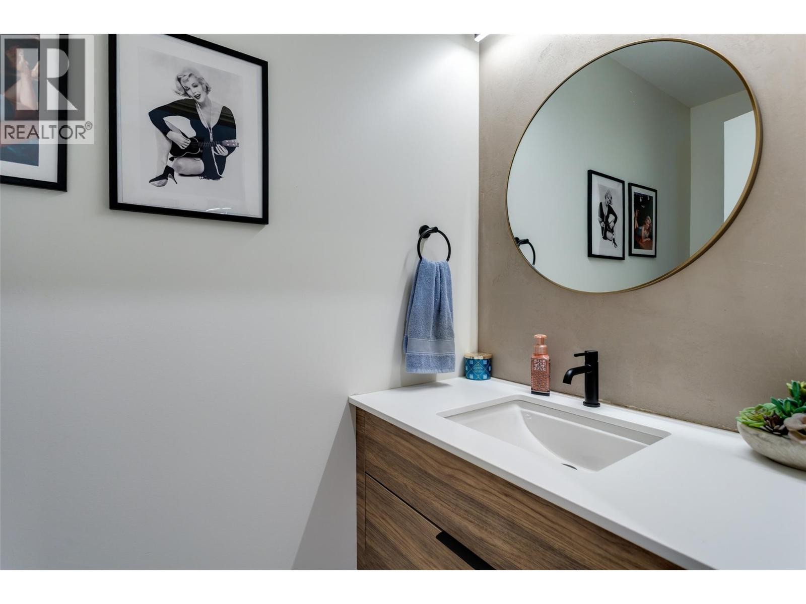 












525 McClure Road Unit# 9

,
Kelowna,




British Columbia
V1W1K9

