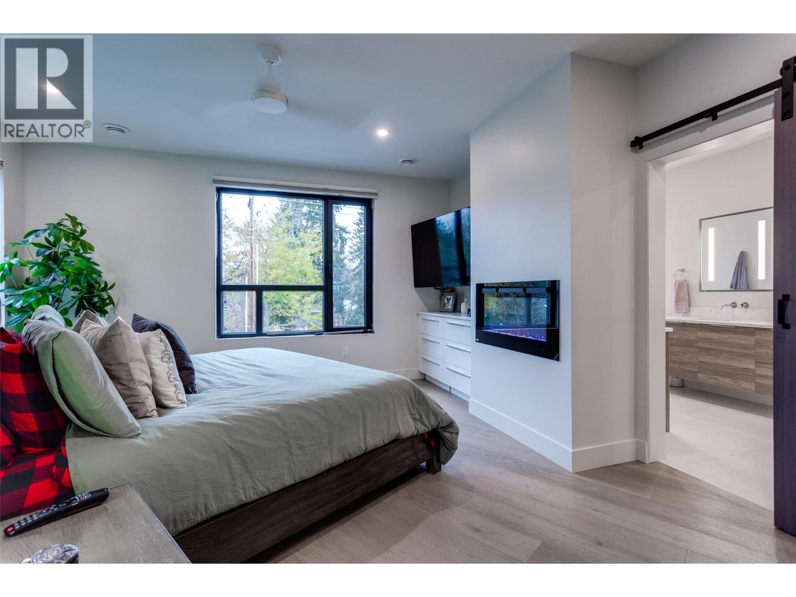 












525 McClure Road Unit# 9

,
Kelowna,




British Columbia
V1W1K9

