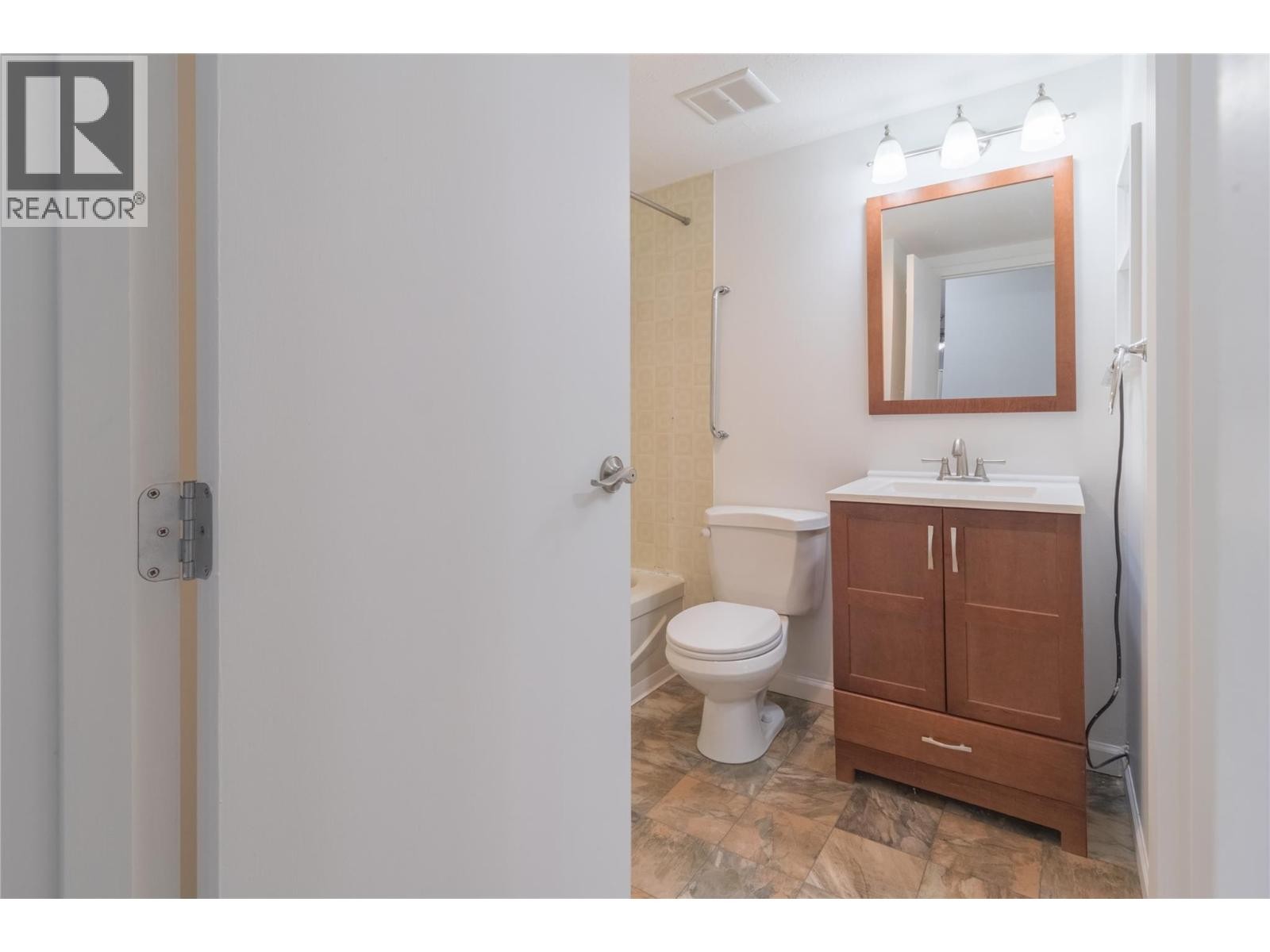 












445 All Star Court Unit# 106

,
Kelowna,




British Columbia
V1X5N7

