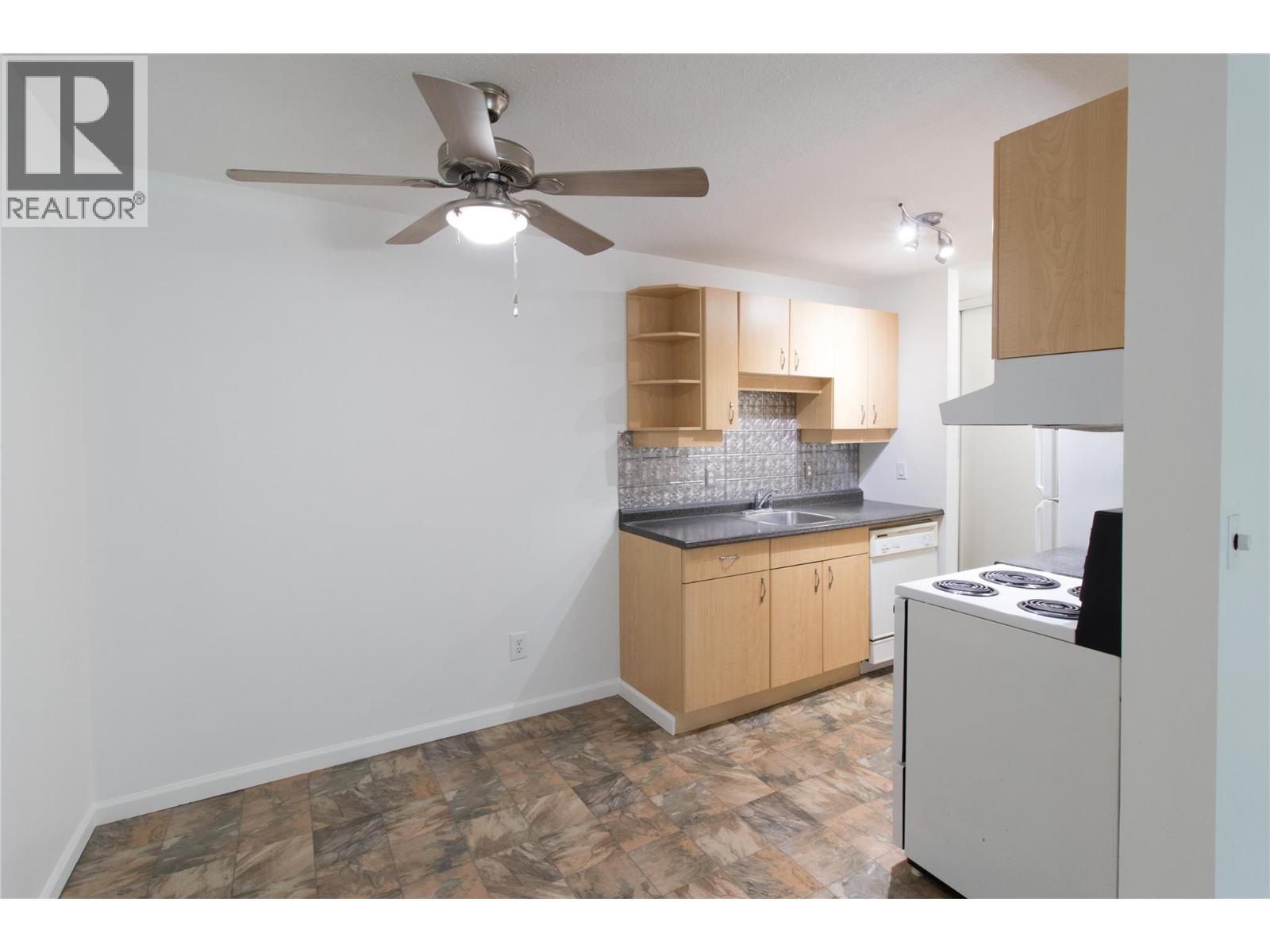 












445 All Star Court Unit# 106

,
Kelowna,




British Columbia
V1X5N7

