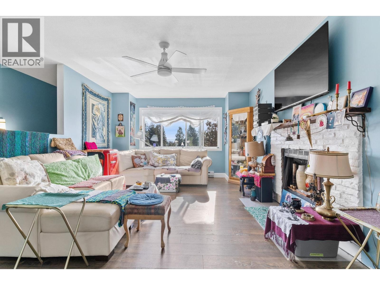 












3830 Gellatly Road S

,
West Kelowna,




British Columbia
V4T2K6

