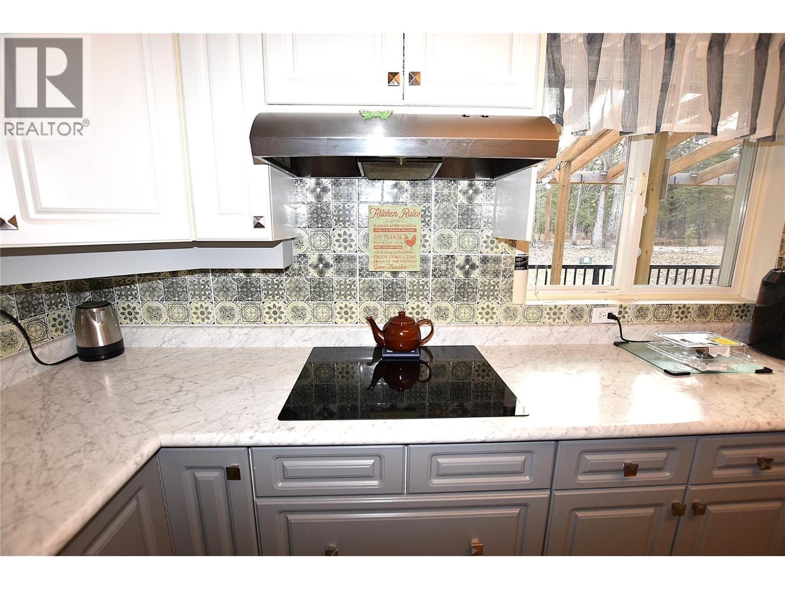 












145 Falcon Avenue

,
Vernon,




British Columbia
V1H2A1

