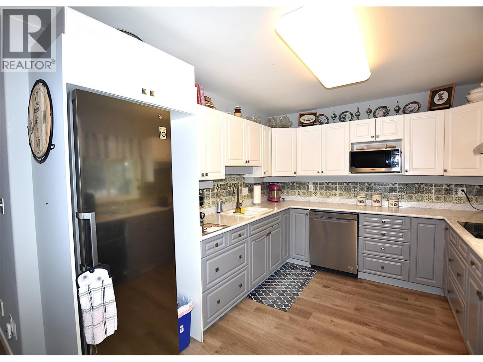 












145 Falcon Avenue

,
Vernon,




British Columbia
V1H2A1

