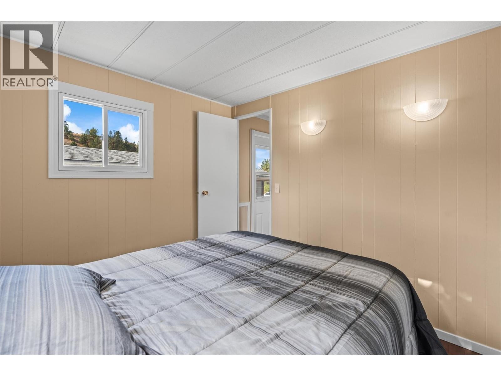 












15401 Kalamalka Road Unit# 92

,
Coldstream,




British Columbia
V1B1Z3

