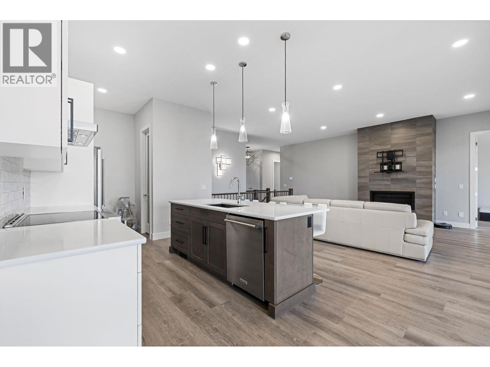 












1940 Foxtail Terrace

,
Kelowna,




British Columbia
V1P1T9

