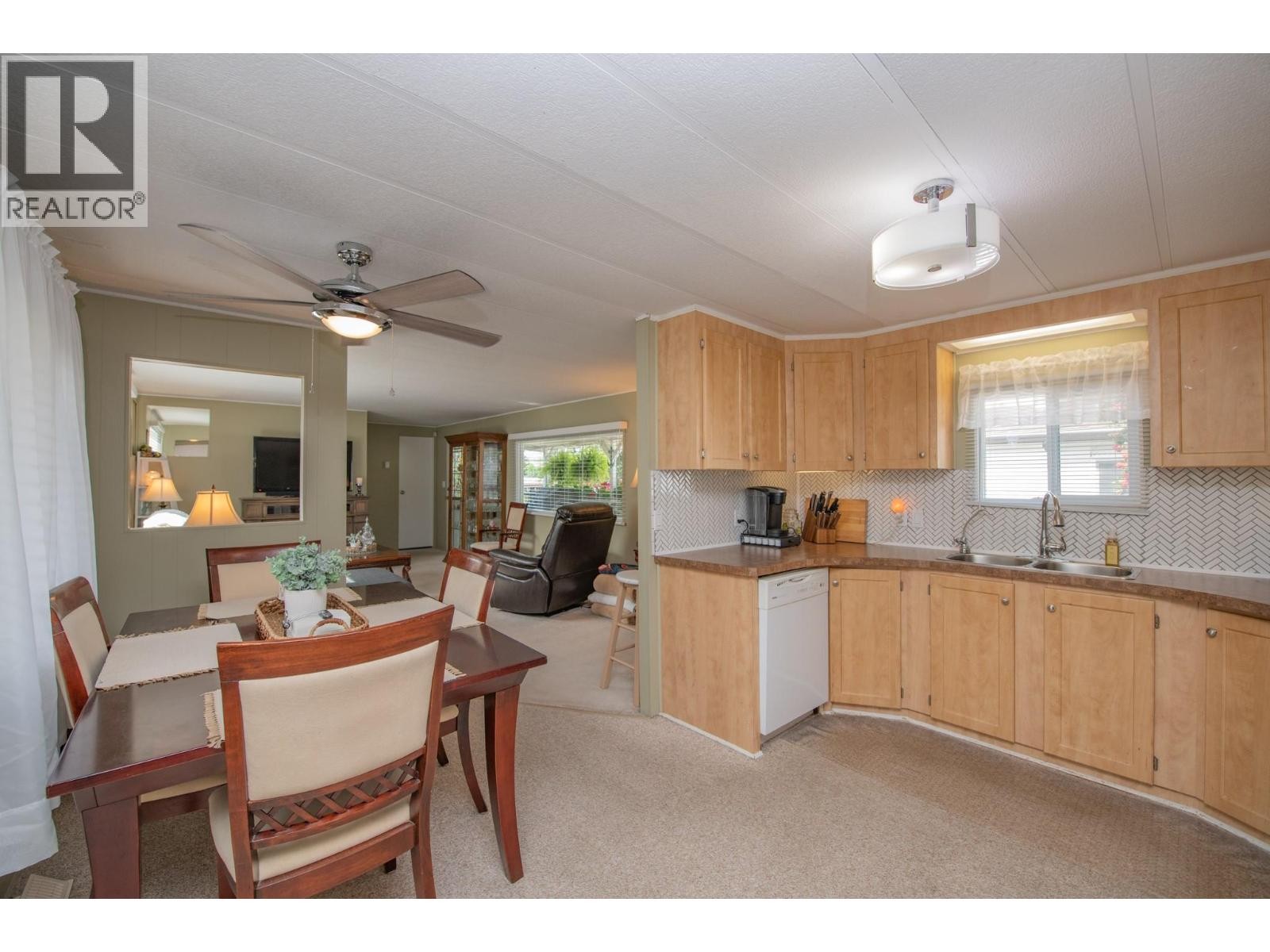 












15401 Kalamalka Lake Road Unit# 3A

,
Coldstream,




British Columbia
V1B1Z3

