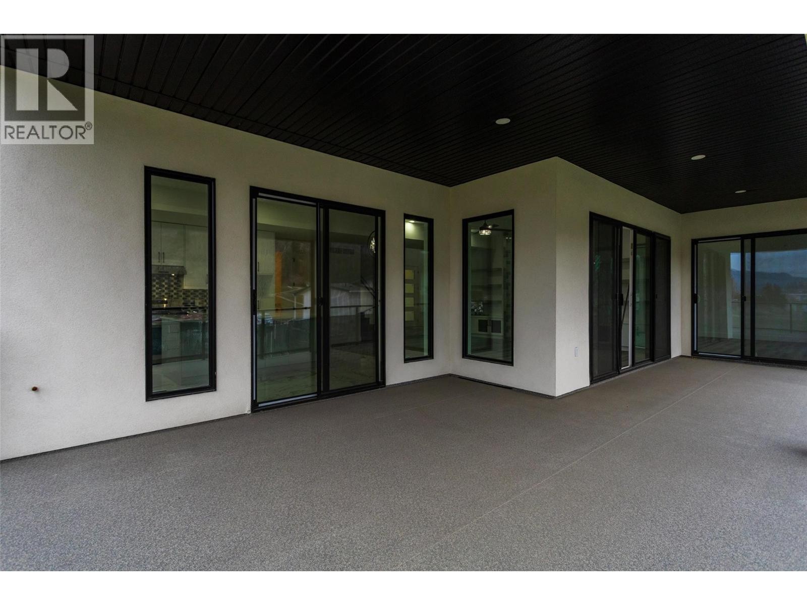 












474 Snowsell Street N

,
Kelowna,




British Columbia
V1L2B3

