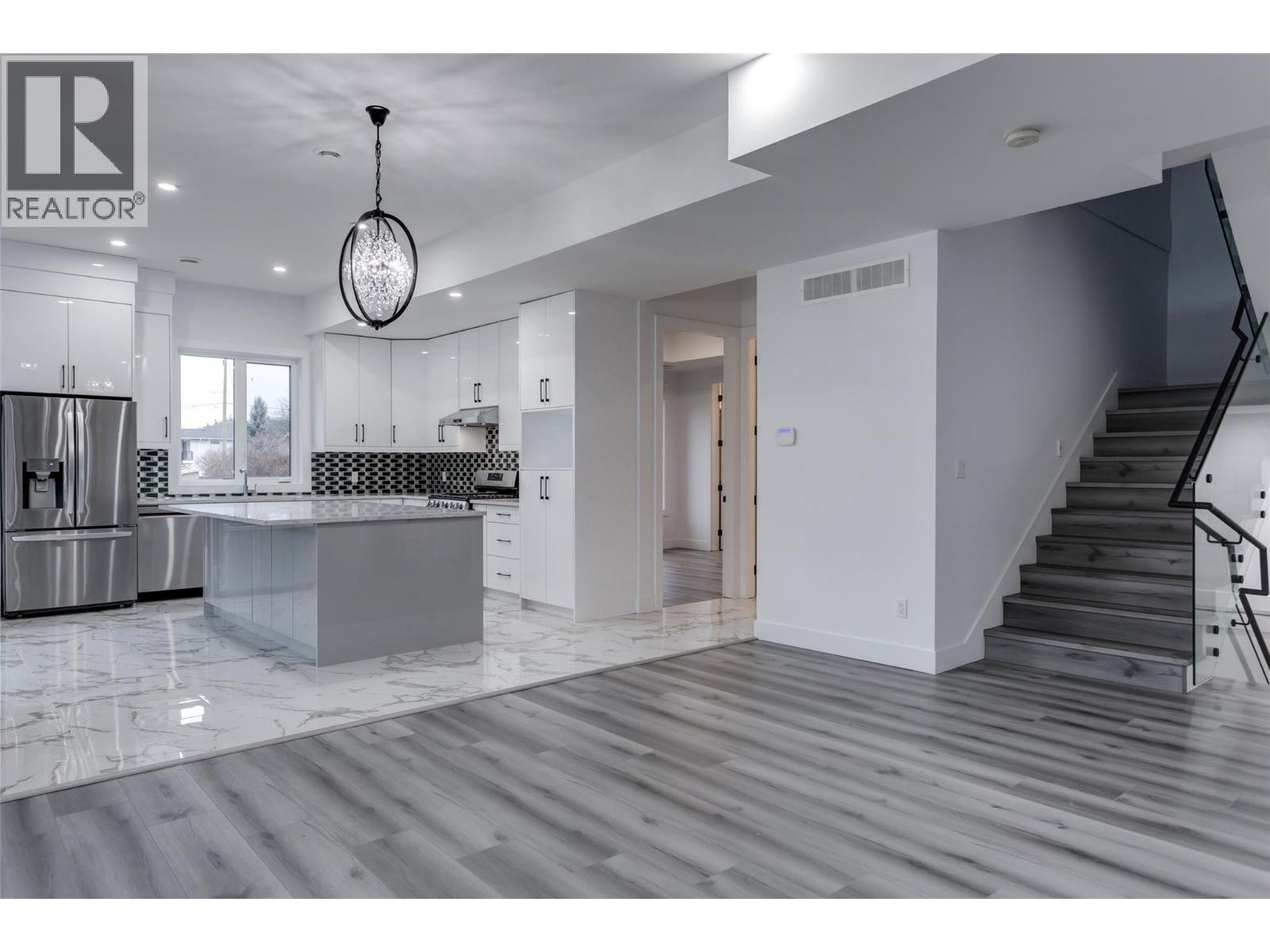 












474 Snowsell Street N

,
Kelowna,




British Columbia
V1L2B3

