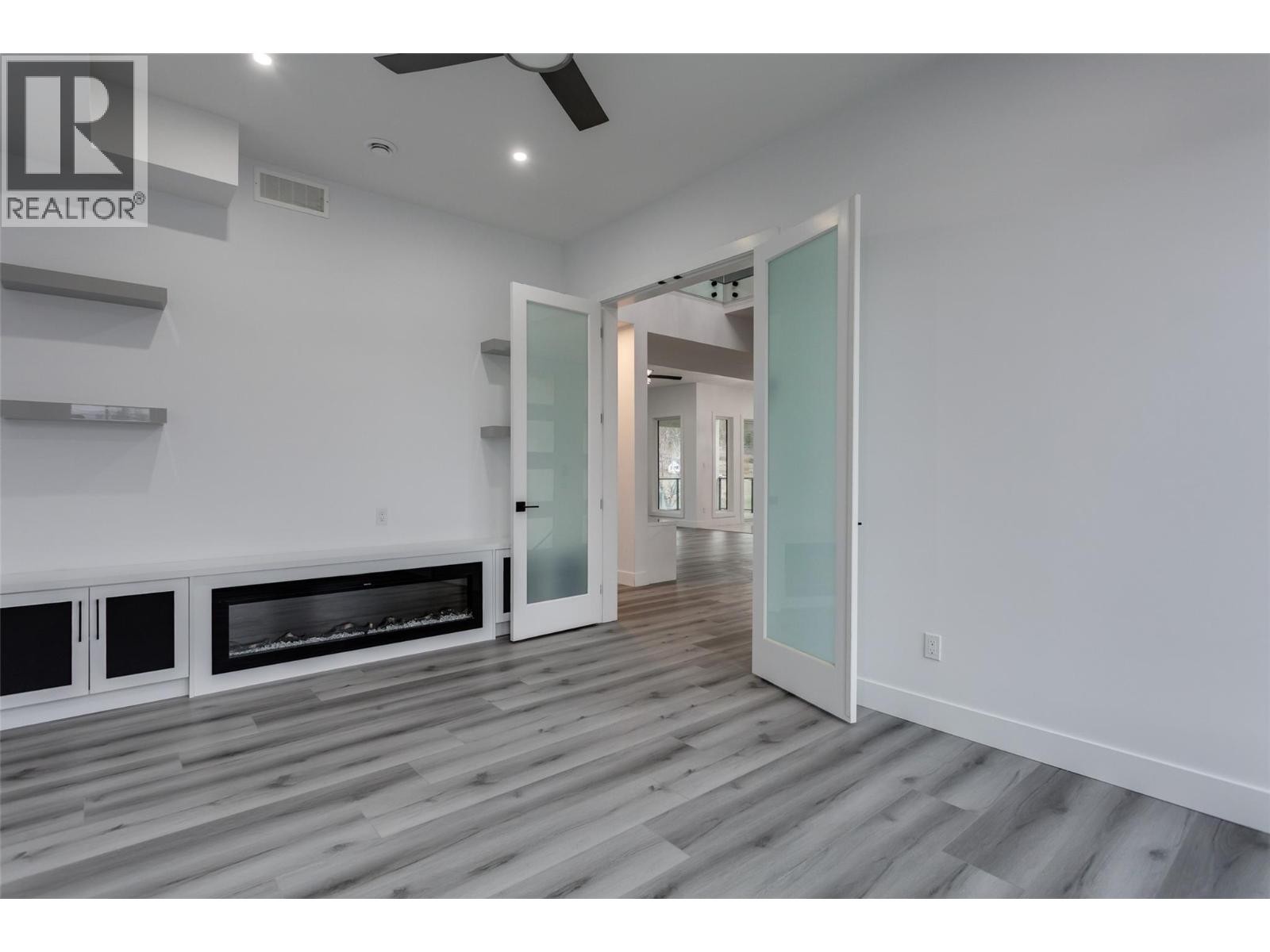 












474 Snowsell Street N

,
Kelowna,




British Columbia
V1L2B3

