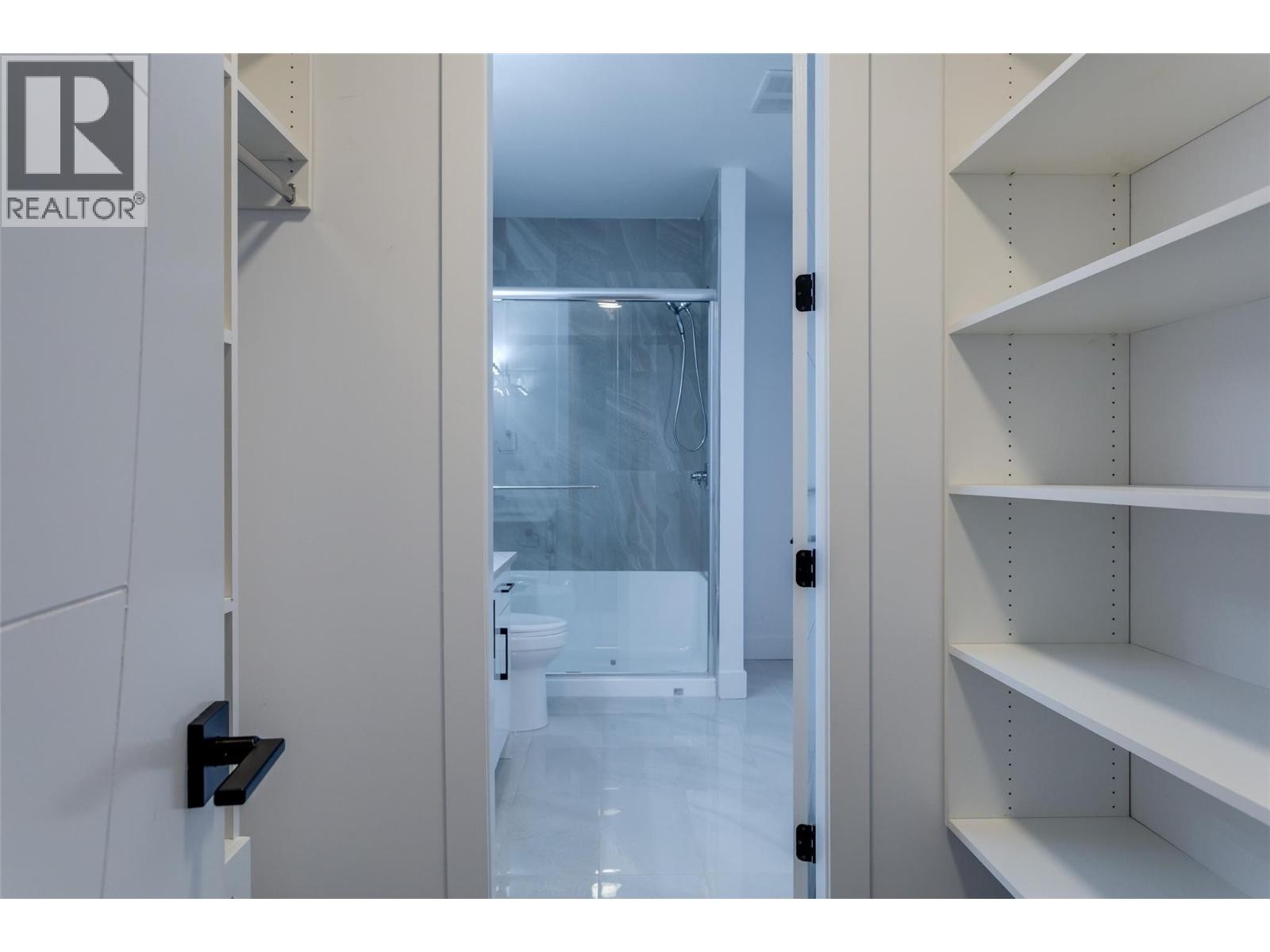 












474 Snowsell Street N

,
Kelowna,




British Columbia
V1L2B3

