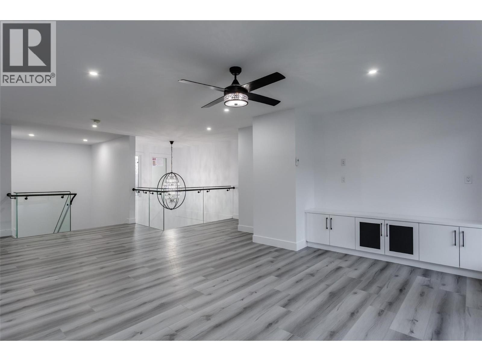 












474 Snowsell Street N

,
Kelowna,




British Columbia
V1L2B3

