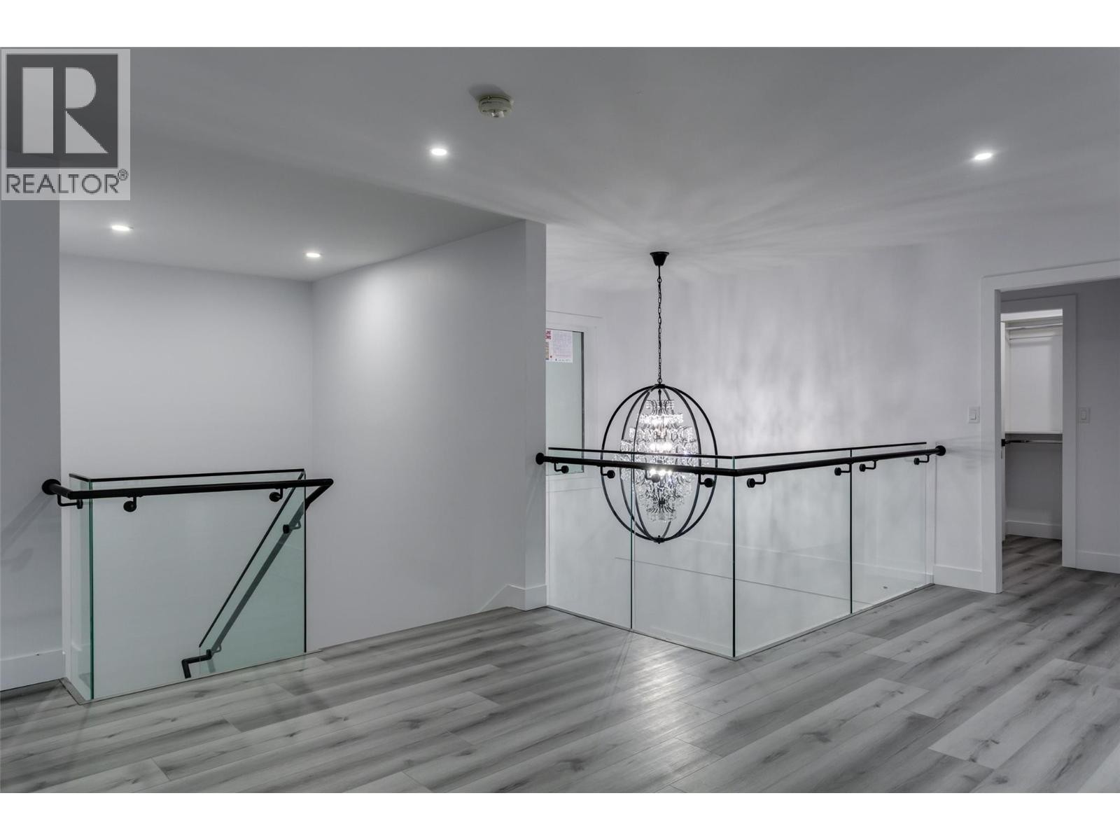 












474 Snowsell Street N

,
Kelowna,




British Columbia
V1L2B3

