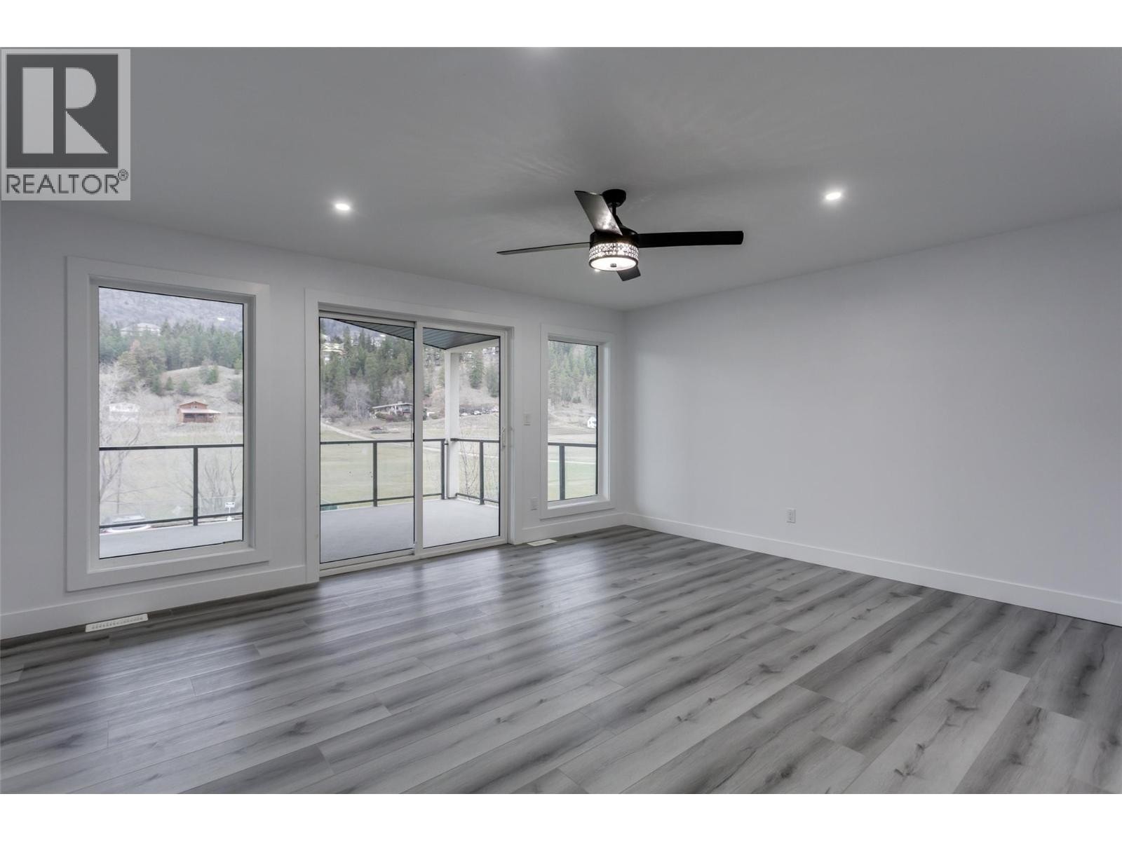 












474 Snowsell Street N

,
Kelowna,




British Columbia
V1L2B3

