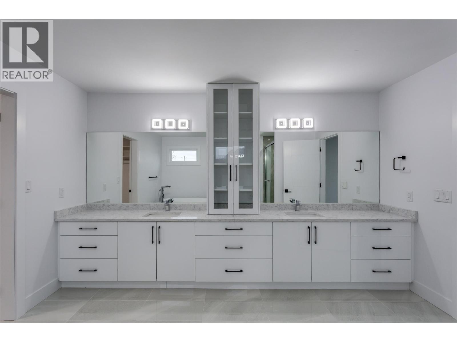 












474 Snowsell Street N

,
Kelowna,




British Columbia
V1L2B3

