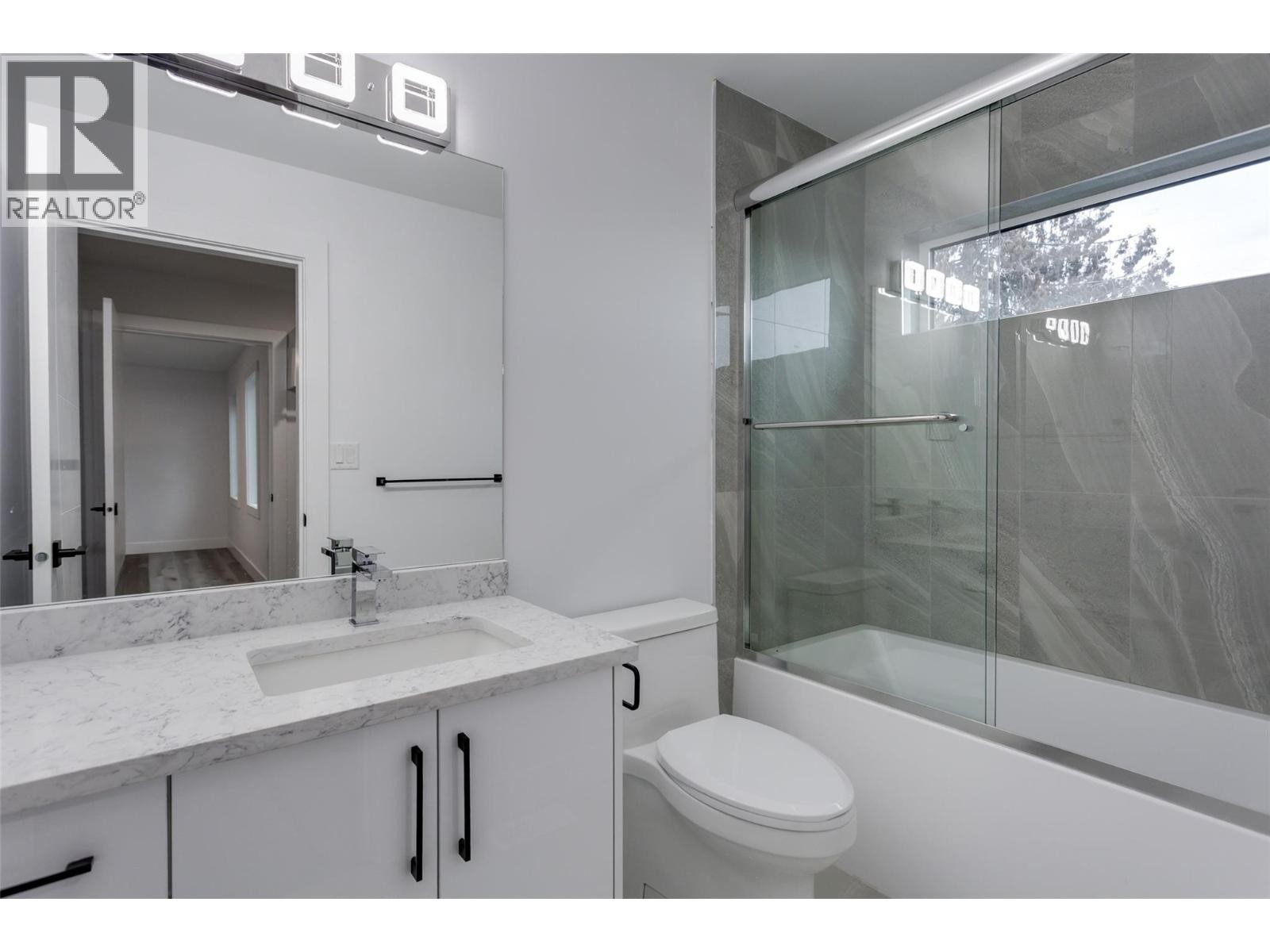 












474 Snowsell Street N

,
Kelowna,




British Columbia
V1L2B3

