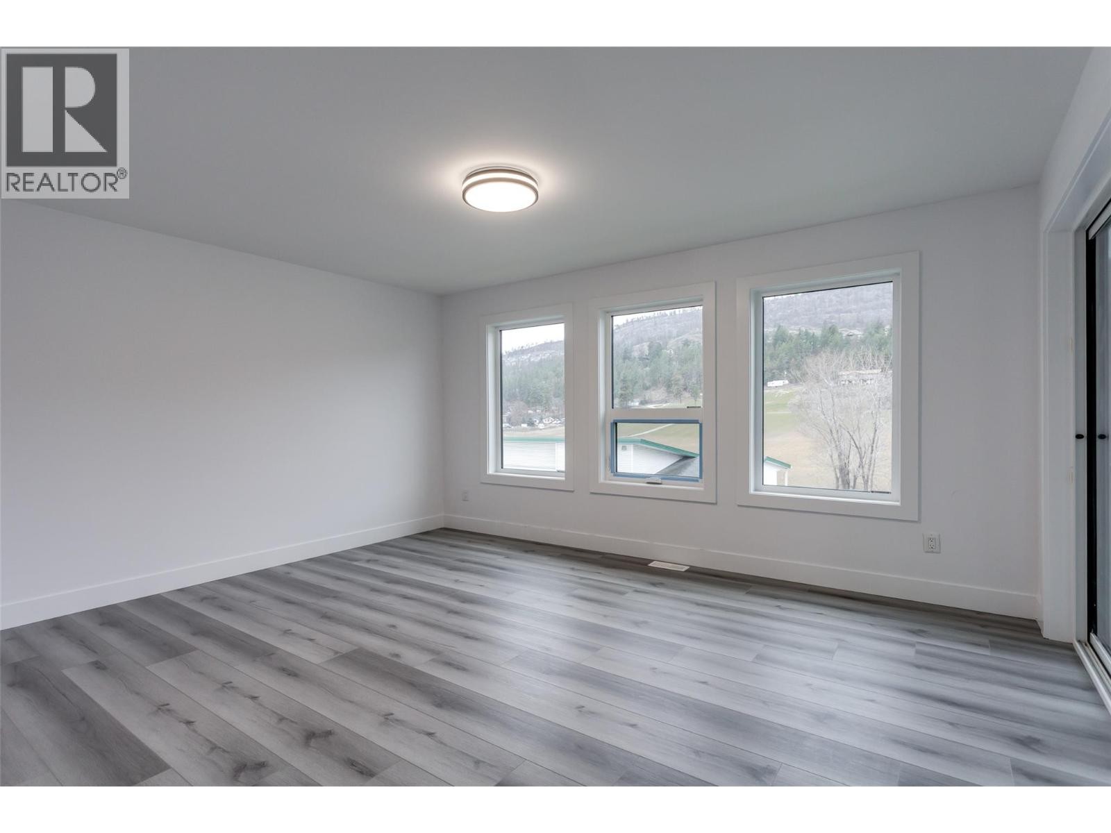 












474 Snowsell Street N

,
Kelowna,




British Columbia
V1L2B3

