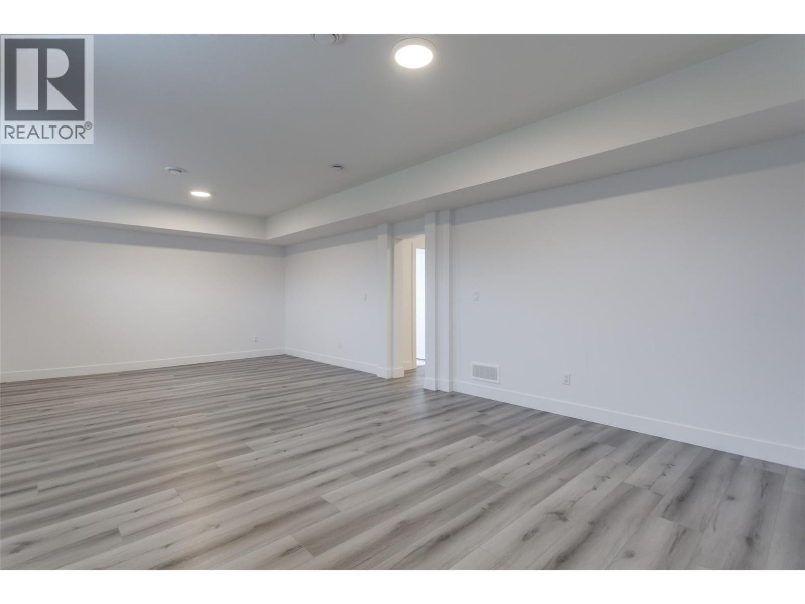 












474 Snowsell Street N

,
Kelowna,




British Columbia
V1L2B3

