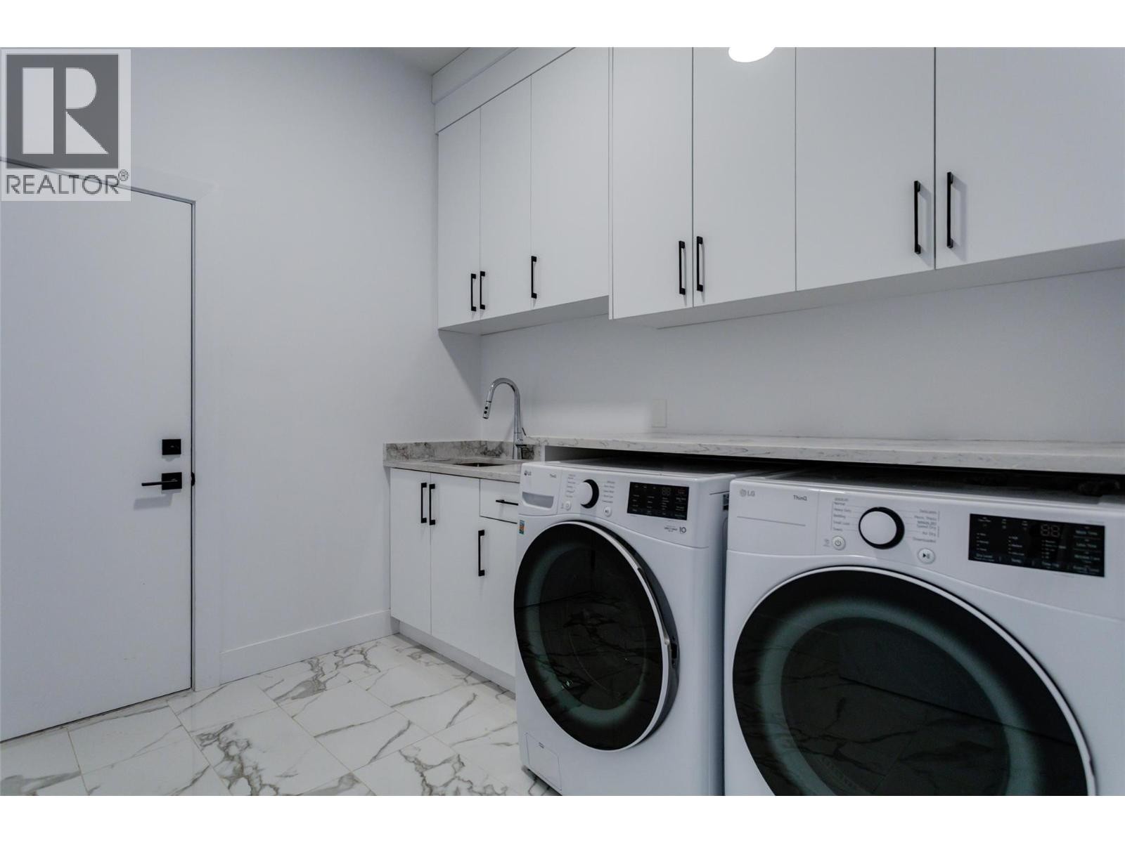 












474 Snowsell Street N

,
Kelowna,




British Columbia
V1L2B3

