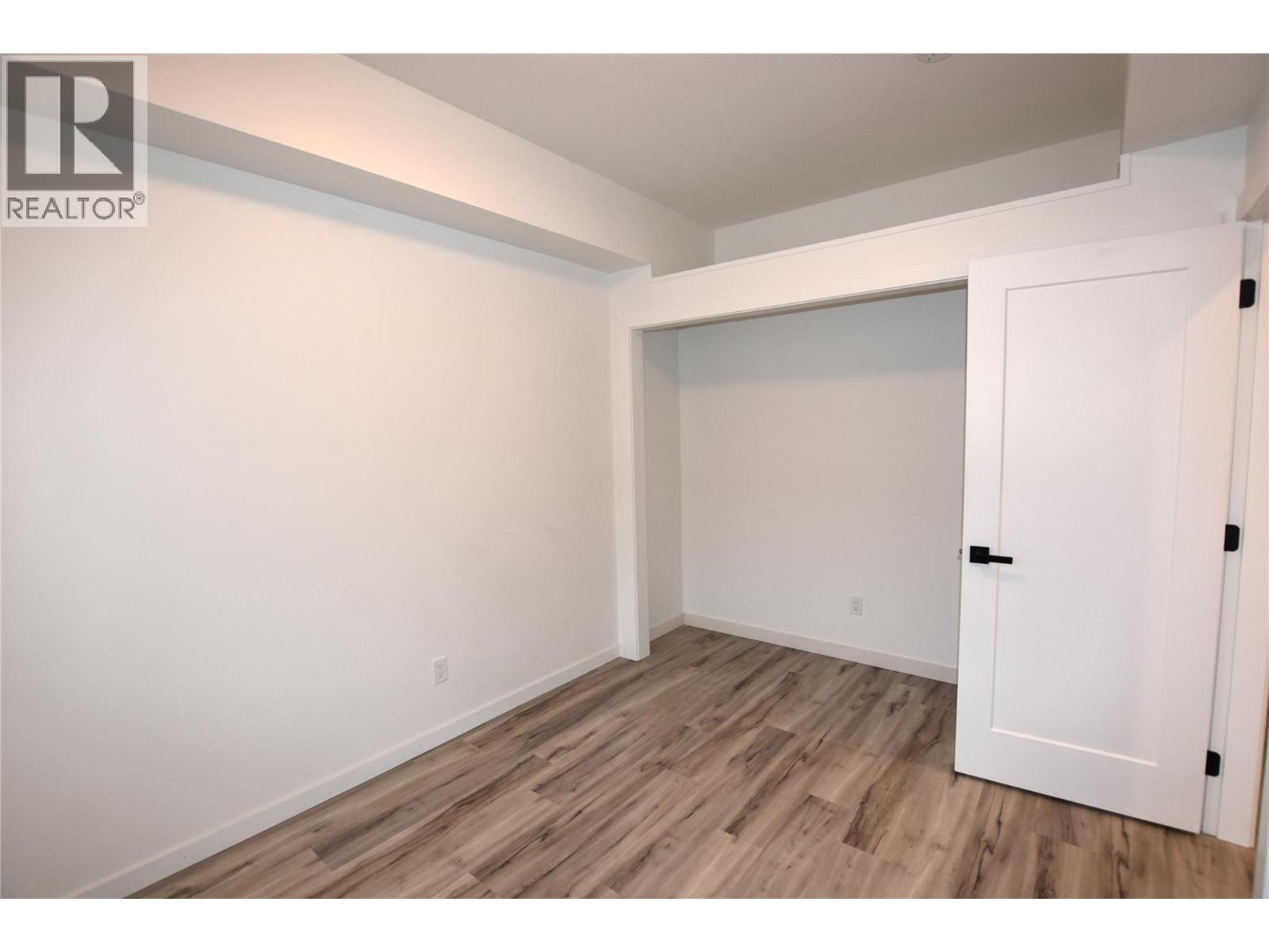 












592 Nighthawk Avenue

,
Vernon,




British Columbia
V1H2A1

