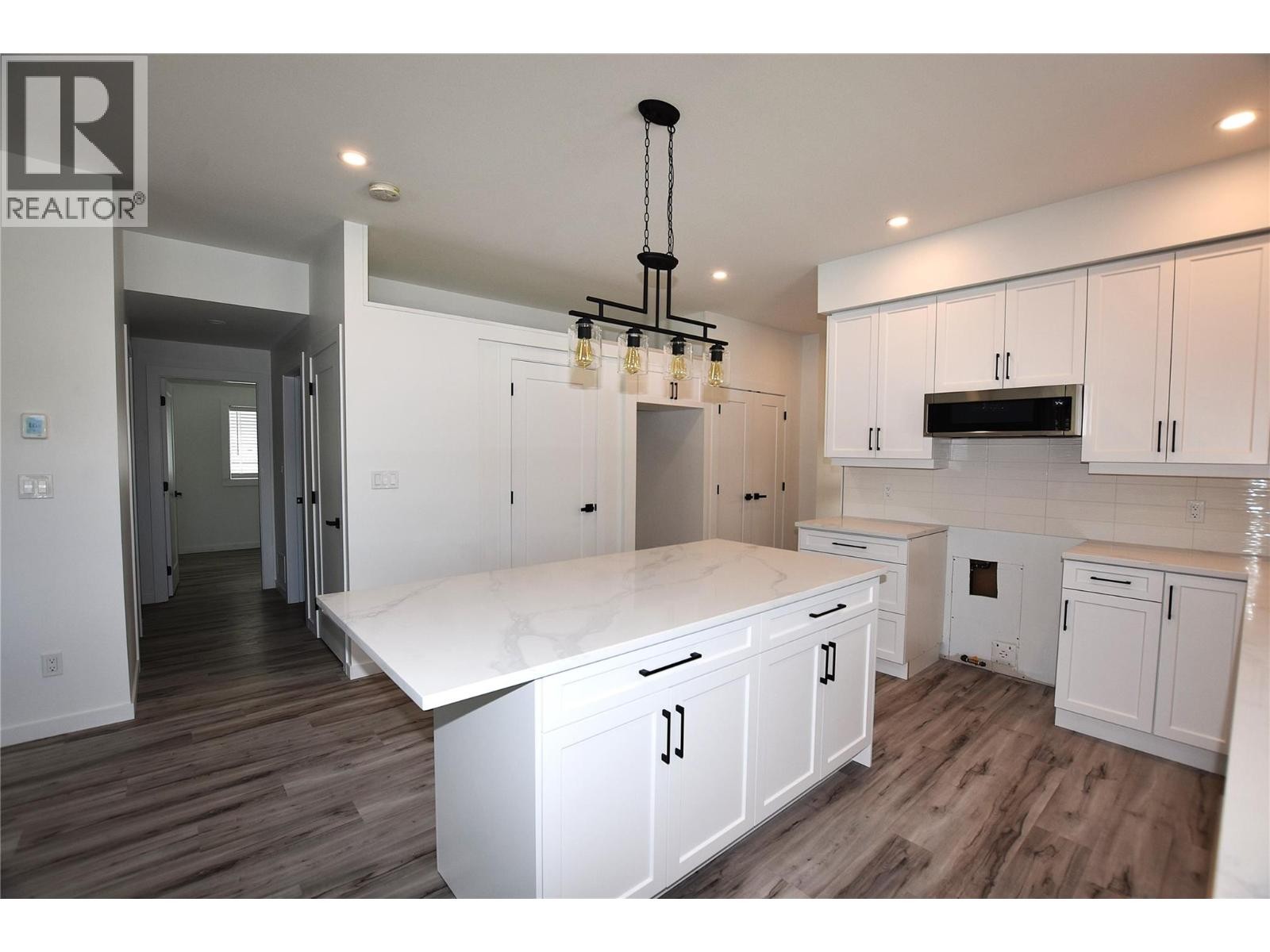 












592 Nighthawk Avenue

,
Vernon,




British Columbia
V1H2A1

