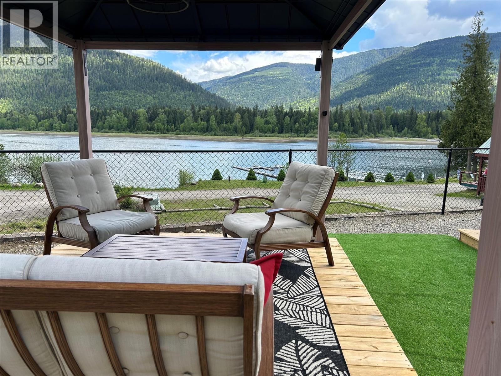 












1681 Sugar Lake Road Unit# 60

,
Cherryville,







British Columbia
V0E2G2

