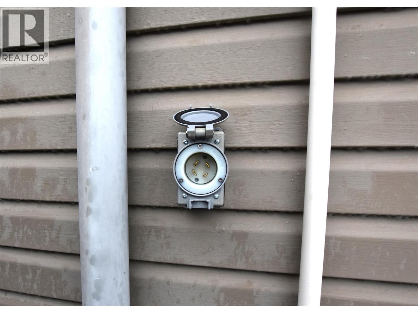 












519 Loon Avenue

,
Vernon,




British Columbia
V1H2A1

