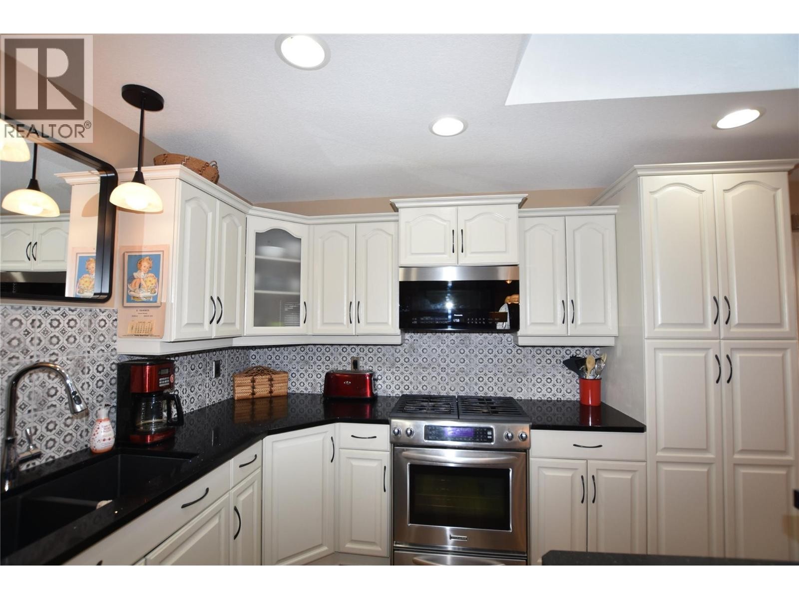 












519 Loon Avenue

,
Vernon,




British Columbia
V1H2A1

