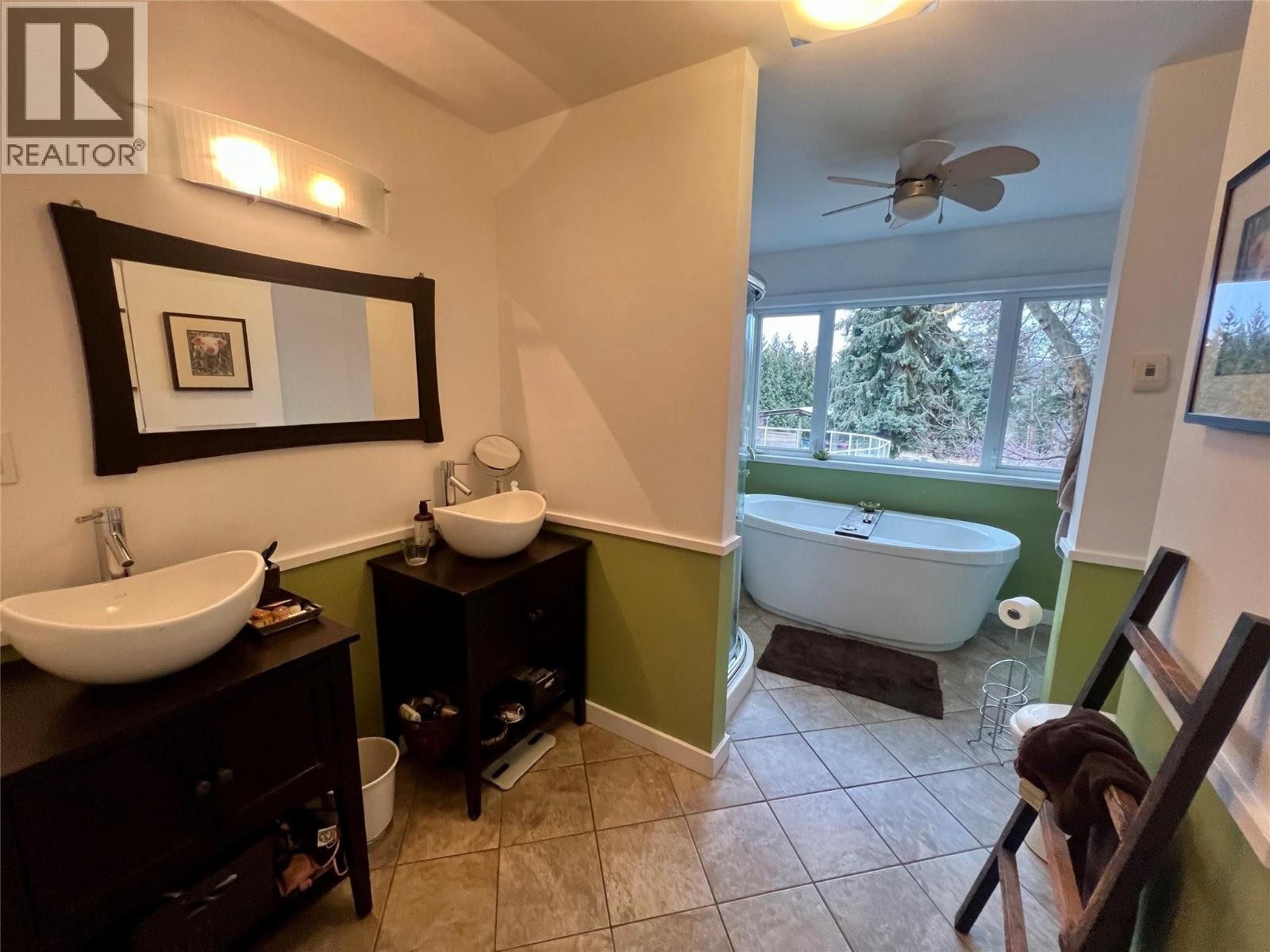 












12914 Oyama Road

,
Lake Country,




British Columbia
V4V2A7

