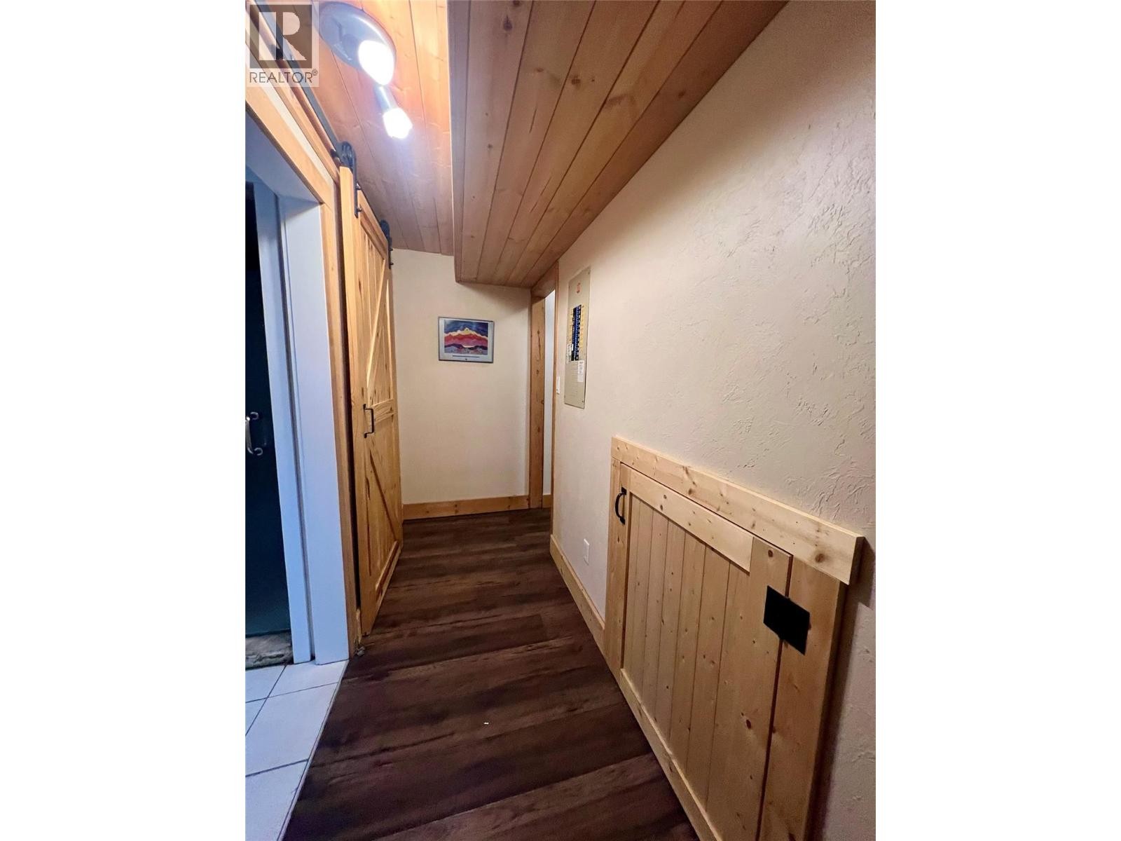 












12914 Oyama Road

,
Lake Country,




British Columbia
V4V2A7

