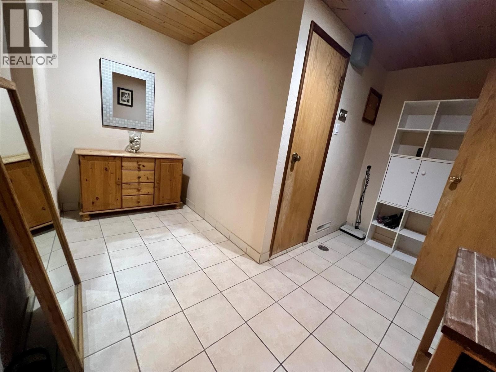 












12914 Oyama Road

,
Lake Country,




British Columbia
V4V2A7

