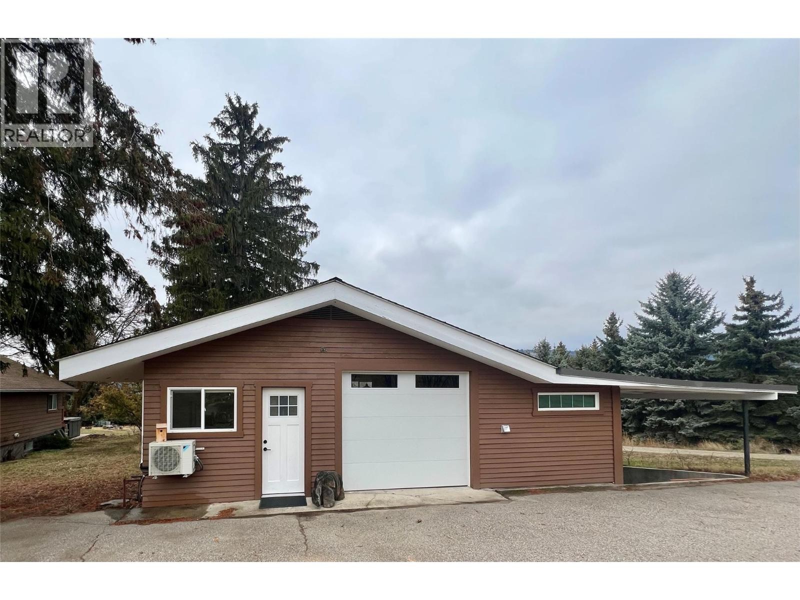 












12914 Oyama Road

,
Lake Country,




British Columbia
V4V2A7

