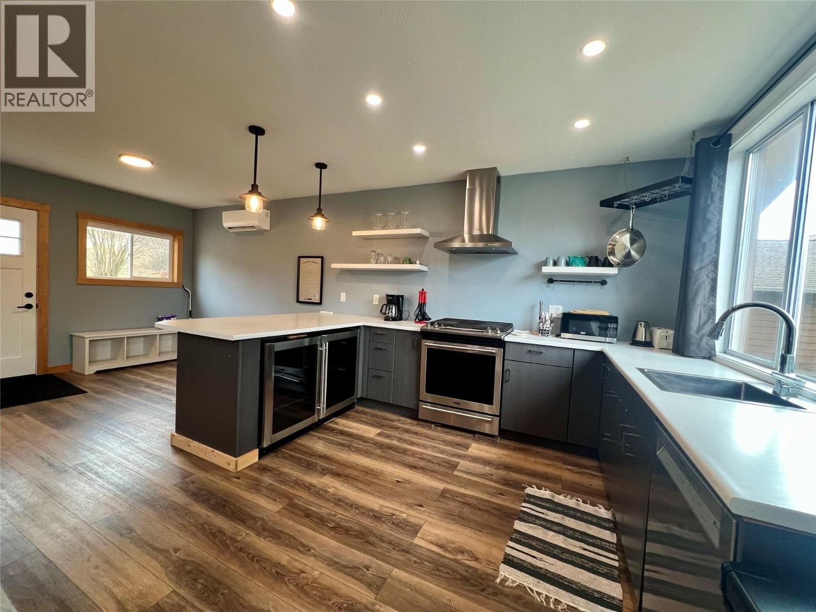 












12914 Oyama Road

,
Lake Country,




British Columbia
V4V2A7

