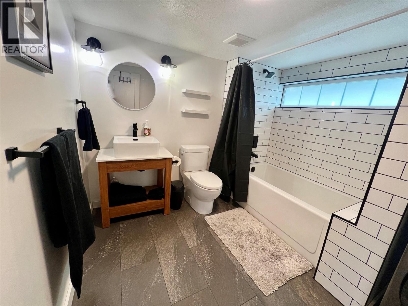 












12914 Oyama Road

,
Lake Country,




British Columbia
V4V2A7

