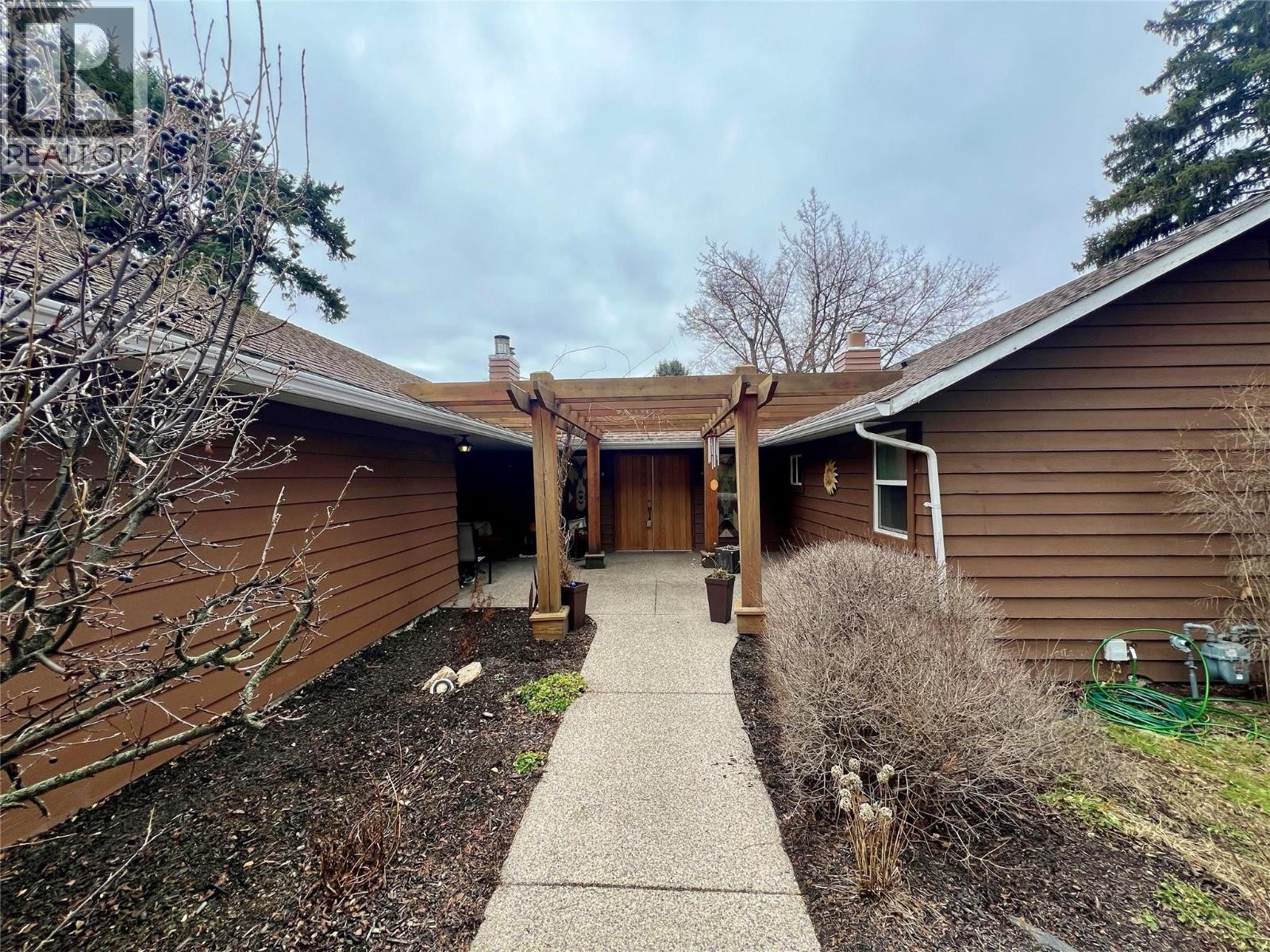 












12914 Oyama Road

,
Lake Country,




British Columbia
V4V2A7

