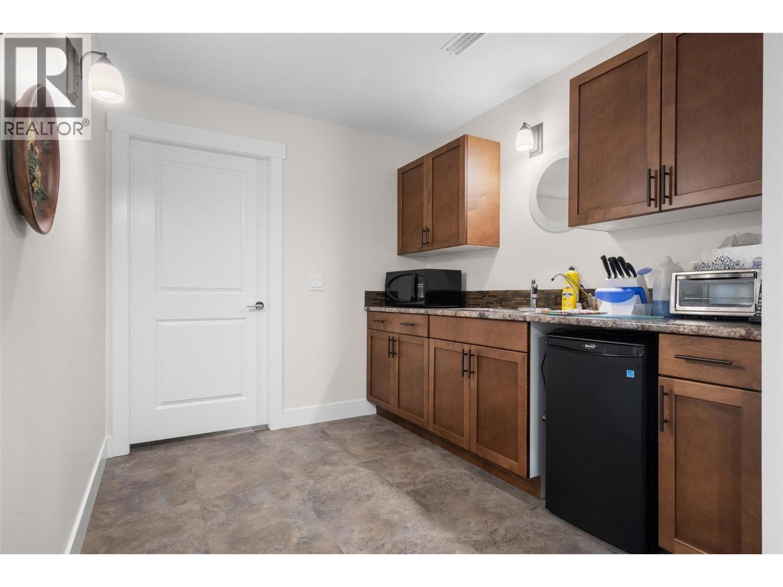 












2589 Sylvia Road

,
Lake Country,




British Columbia
V4V2R8

