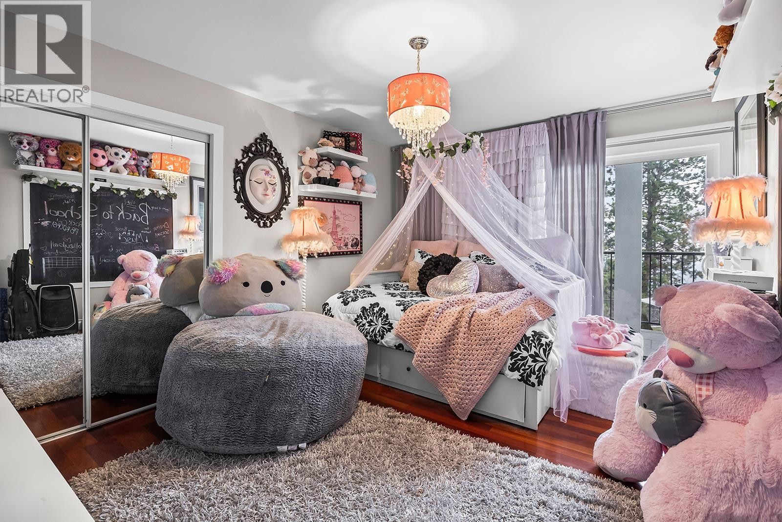 












3025 Wales Road

,
West Kelowna,




British Columbia
V1Z2A7

