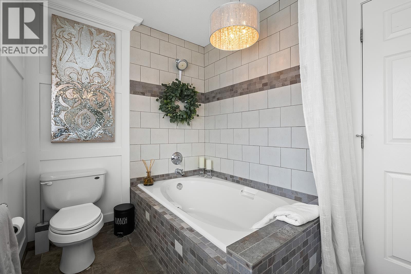 












3025 Wales Road

,
West Kelowna,




British Columbia
V1Z2A7

