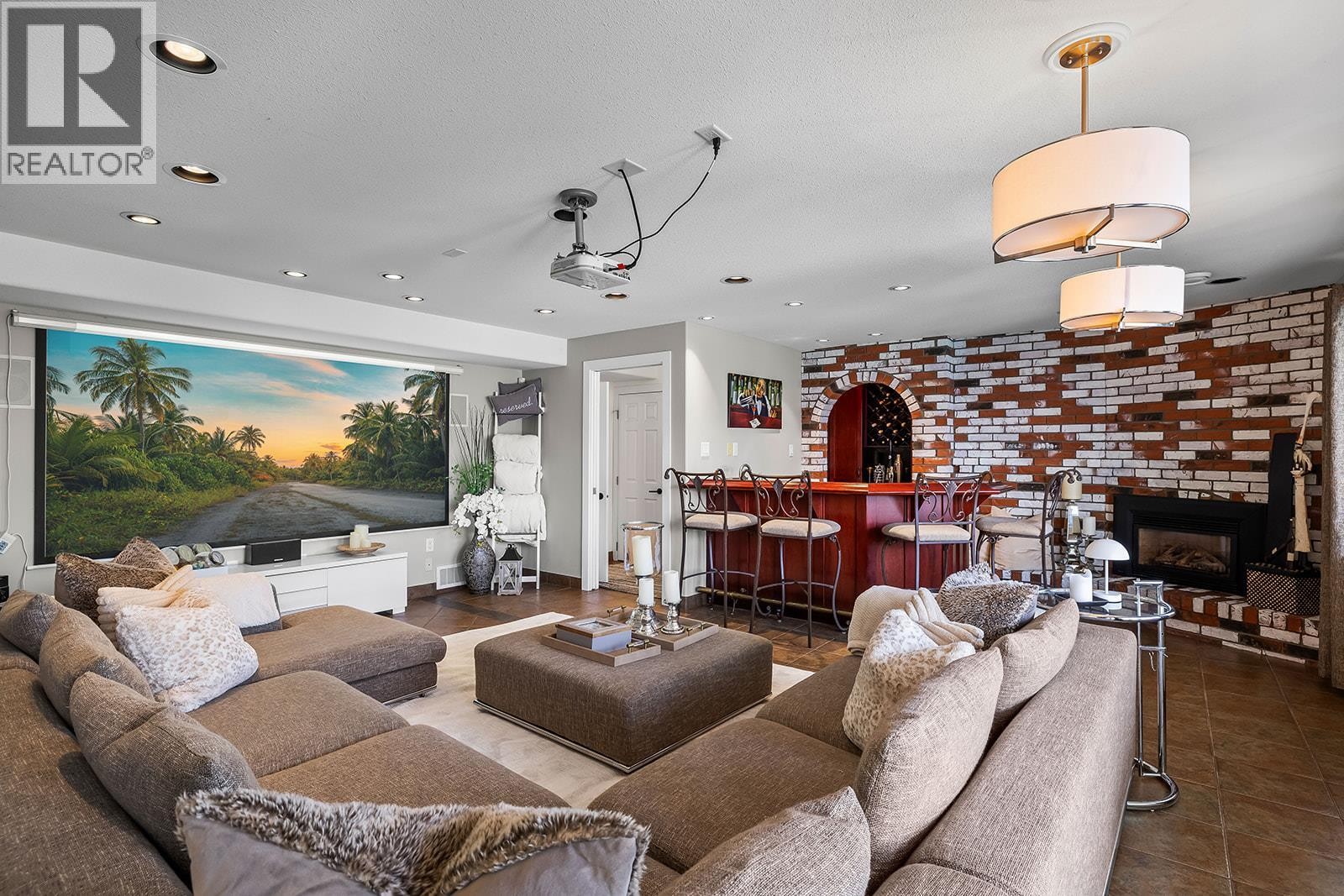 












3025 Wales Road

,
West Kelowna,




British Columbia
V1Z2A7

